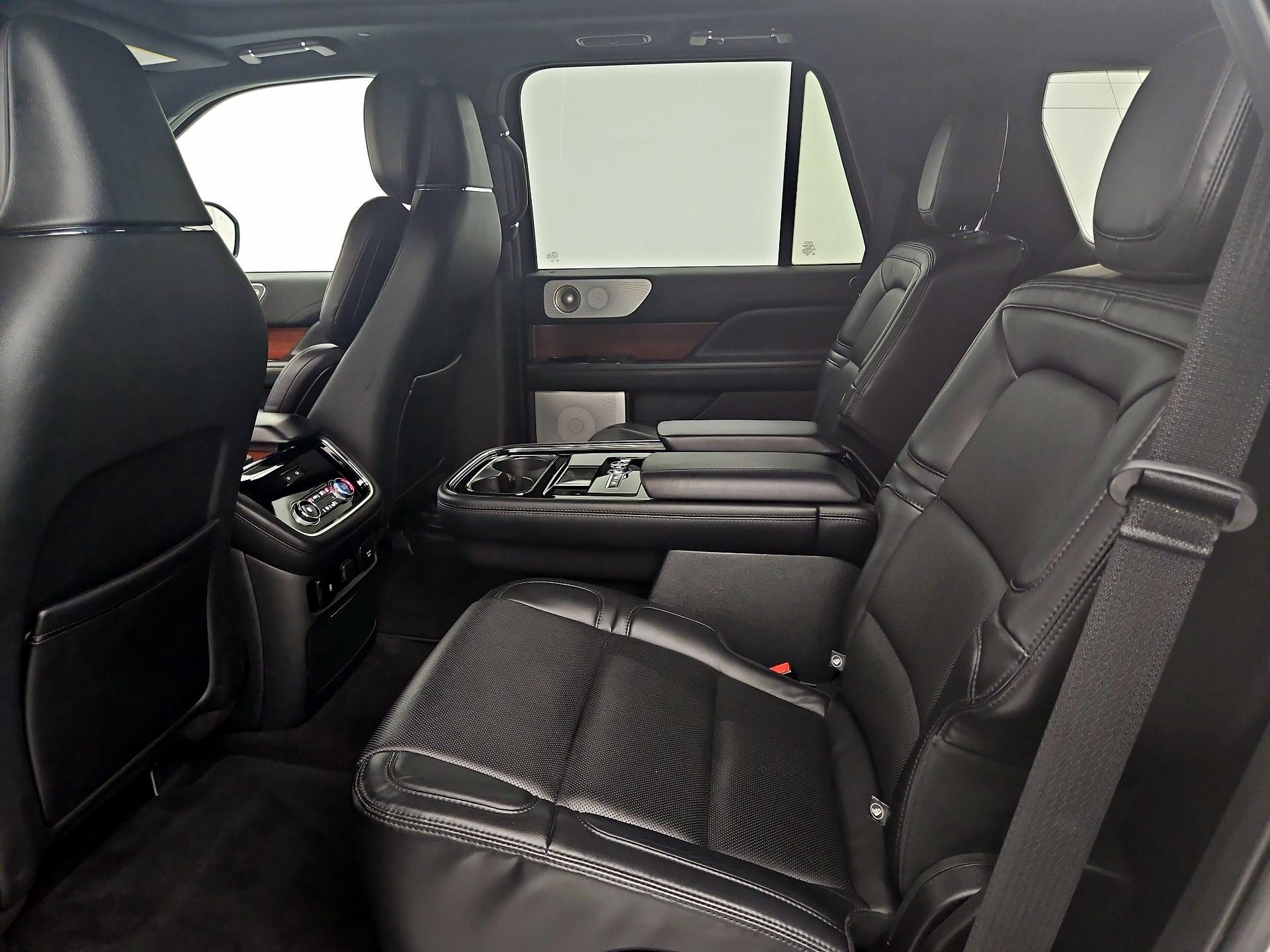 Thumbnail: 2020 Lincoln Navigator - 20