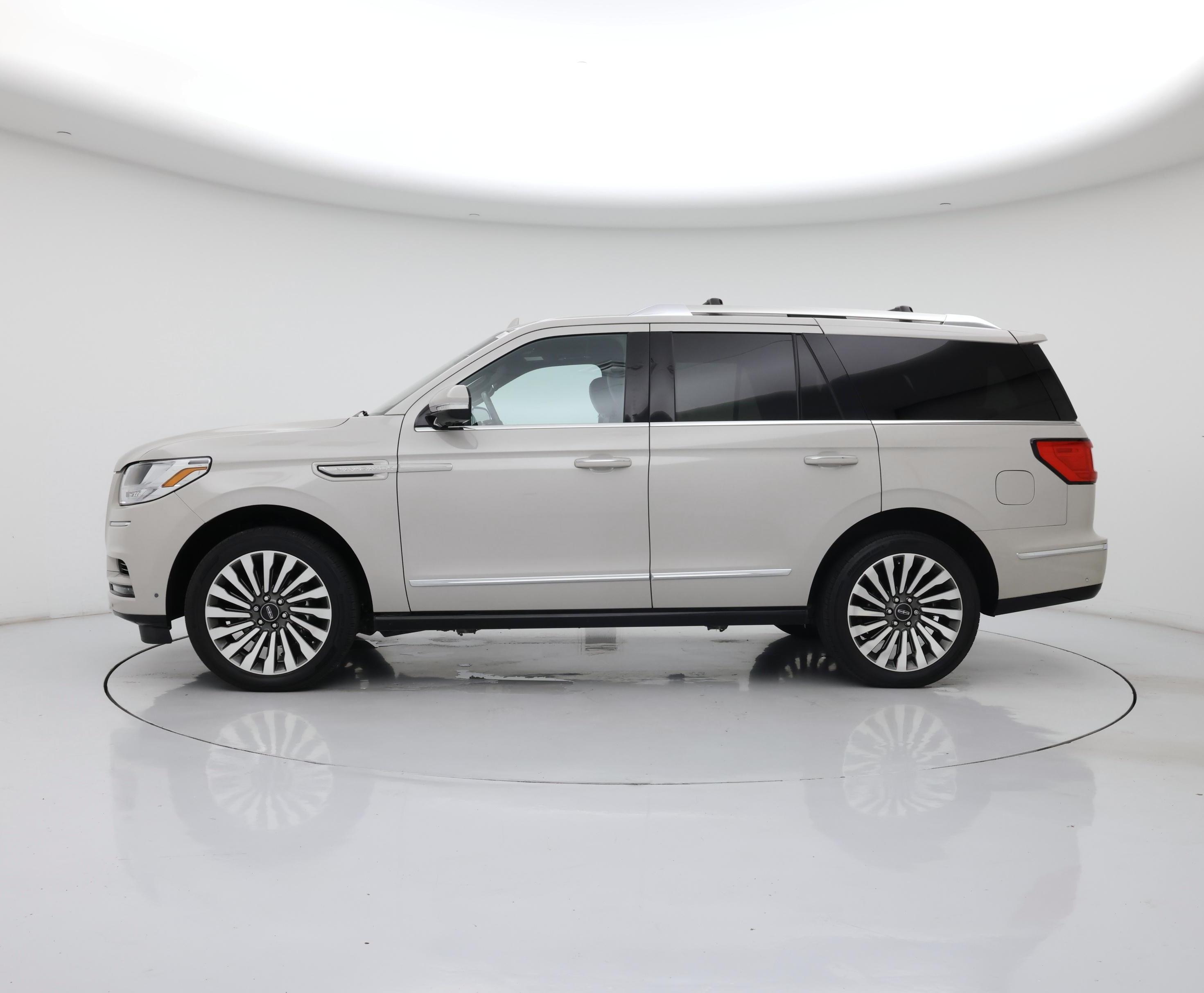 Thumbnail: 2020 Lincoln Navigator - 3