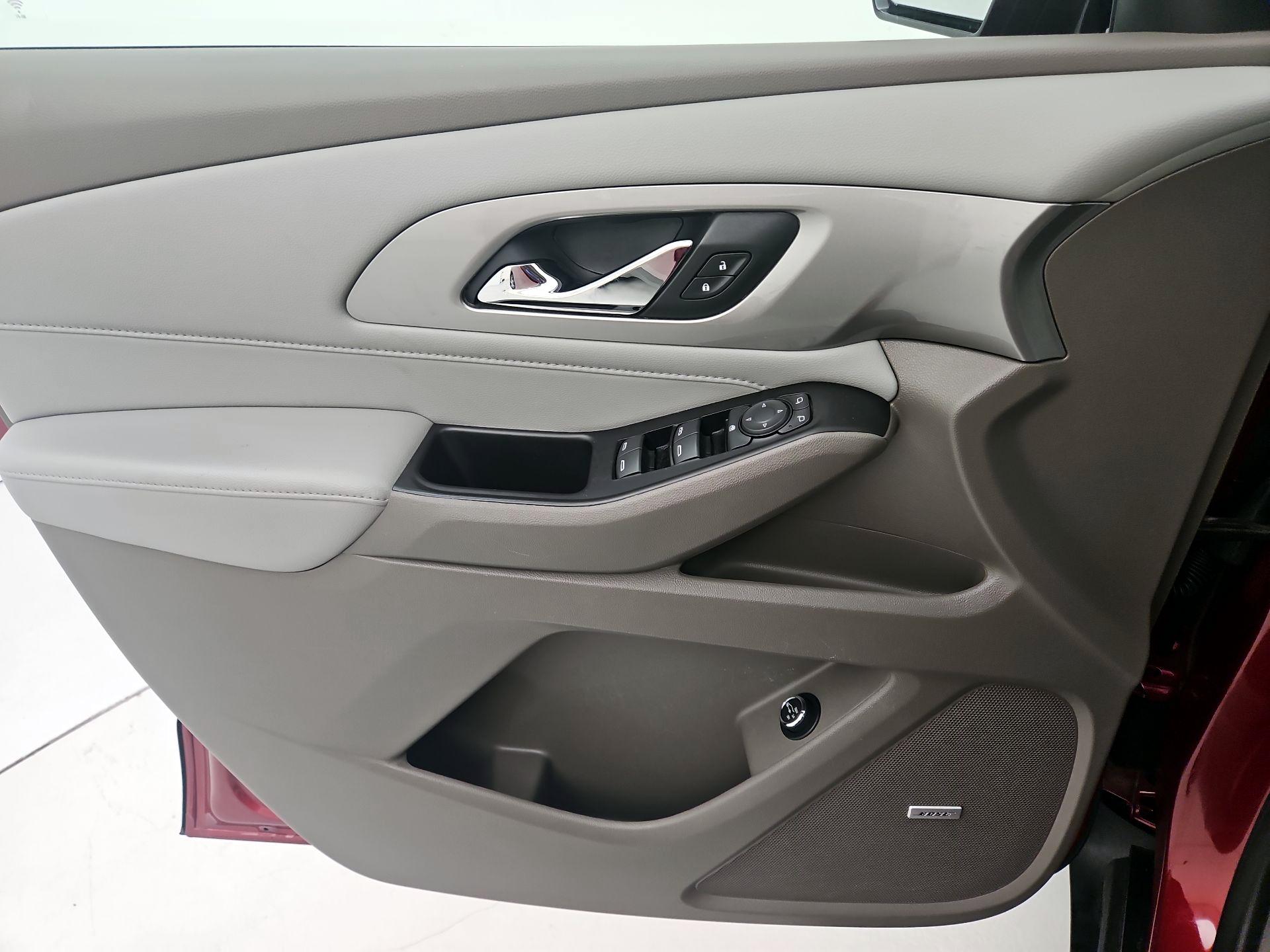 Thumbnail: 2019 Chevrolet Traverse - 12