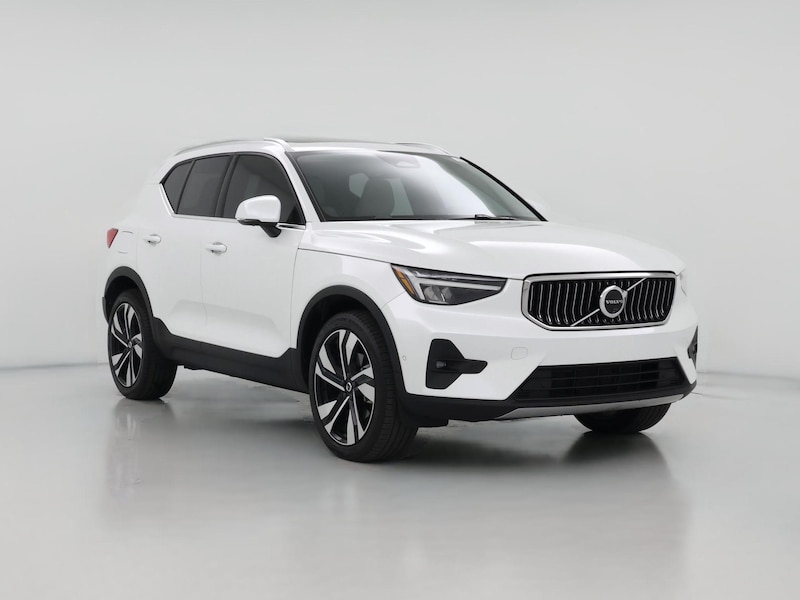 2024 Volvo XC40 B5 Plus Bright Theme