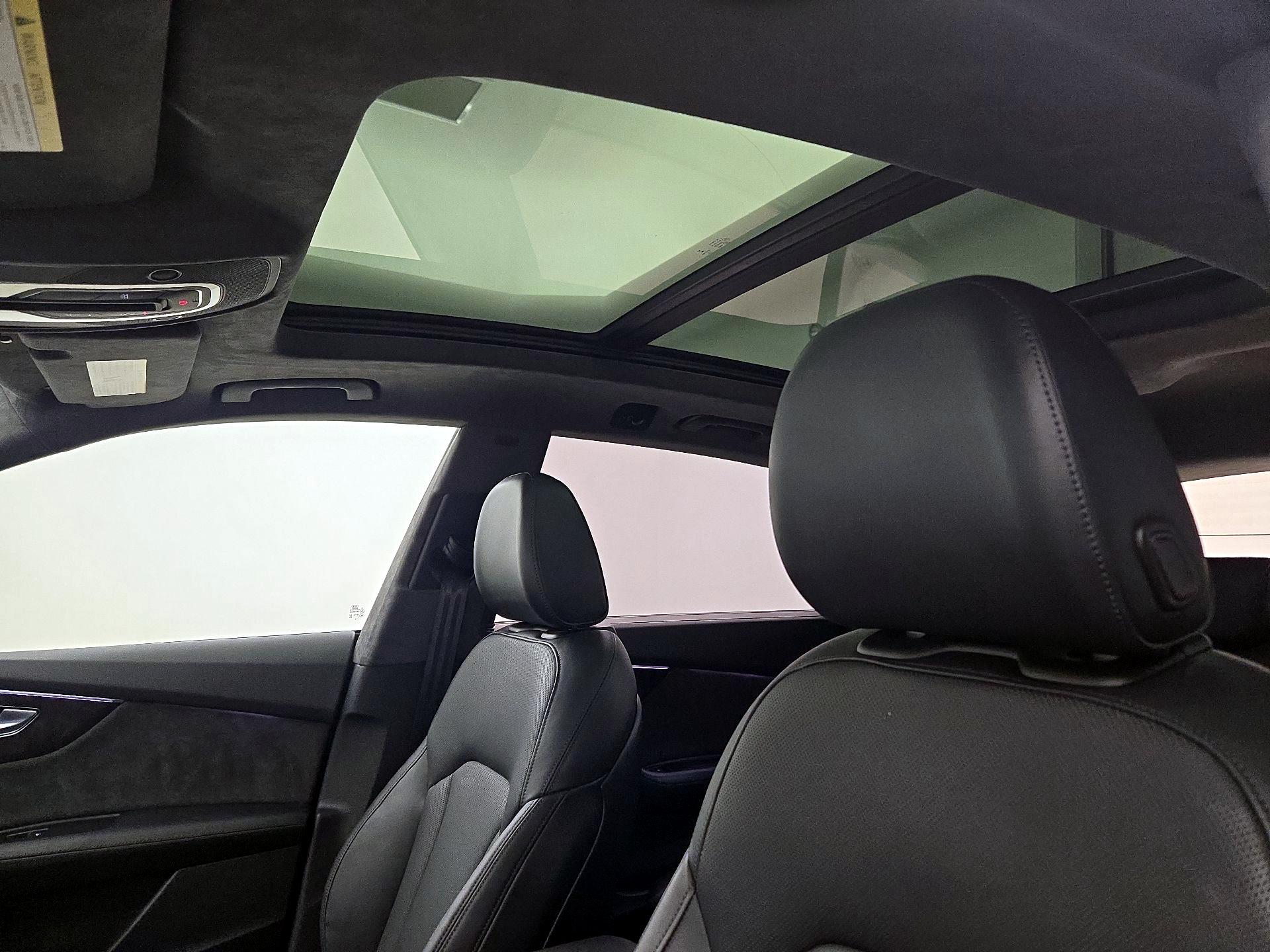 Thumbnail: 2019 Audi Q8 - 17
