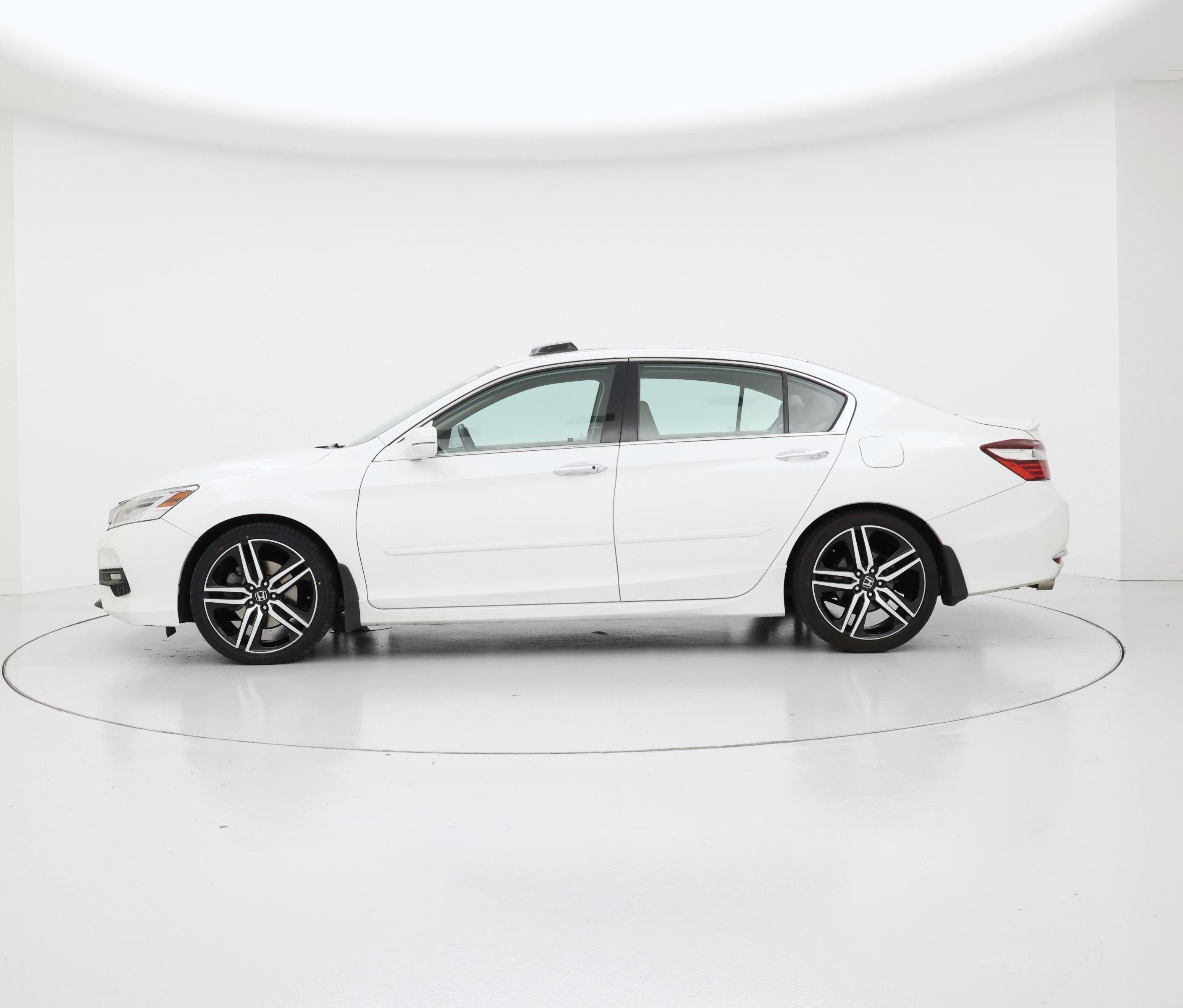 Thumbnail: 2017 Honda Accord - 3