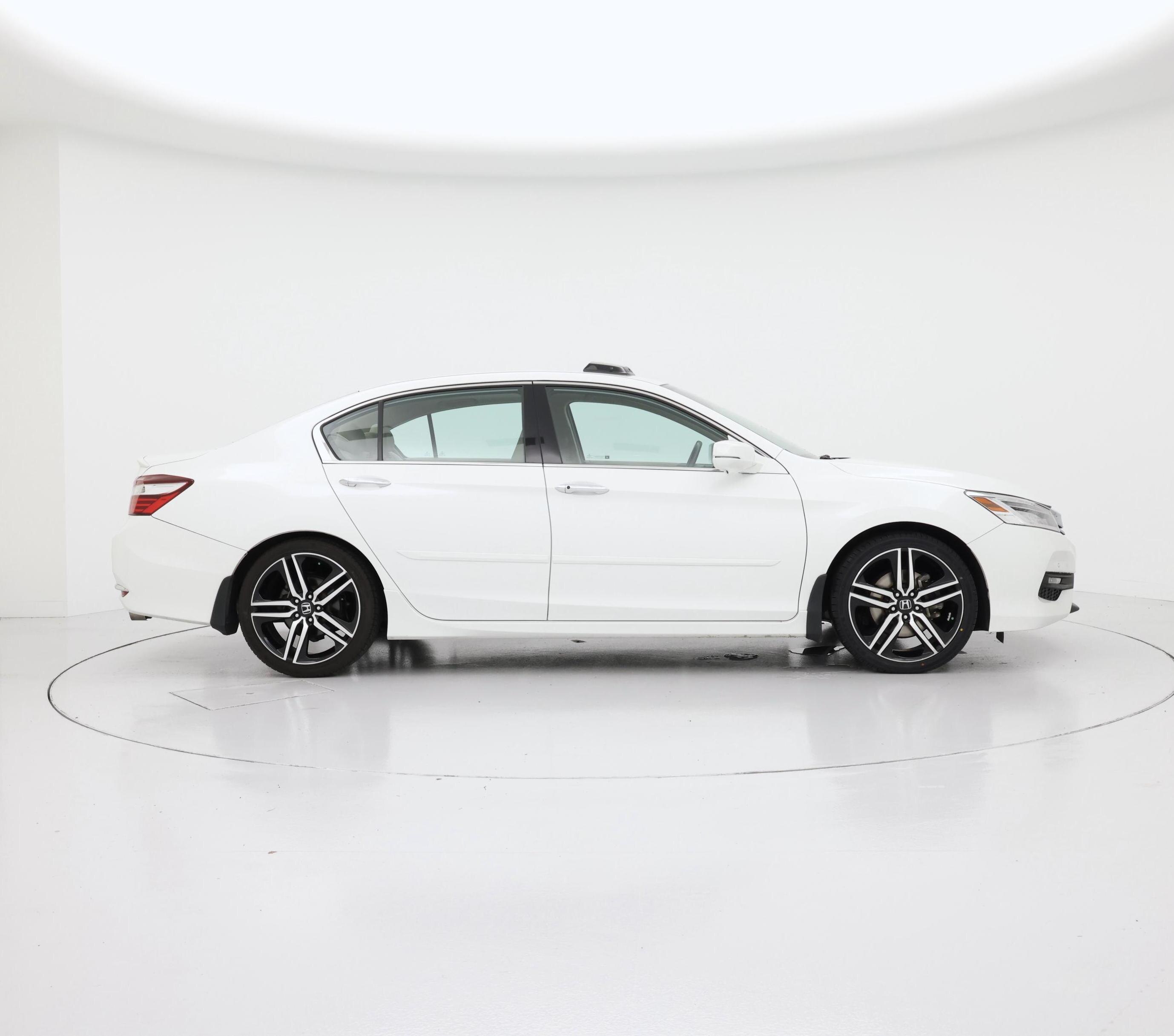 Thumbnail: 2017 Honda Accord - 7