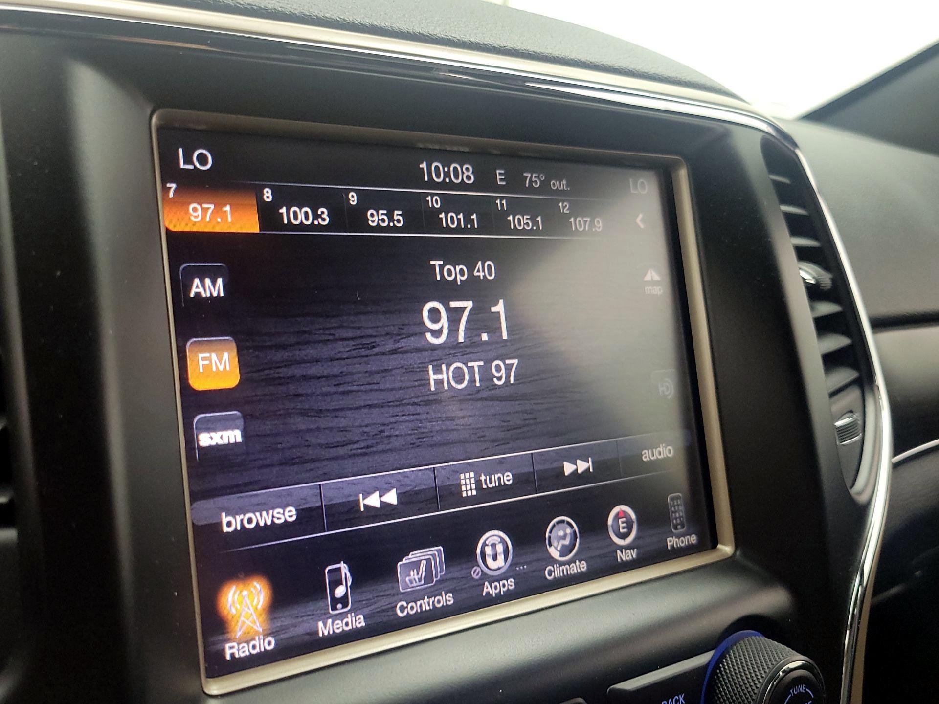Thumbnail: 2014 Jeep Grand Cherokee - 16