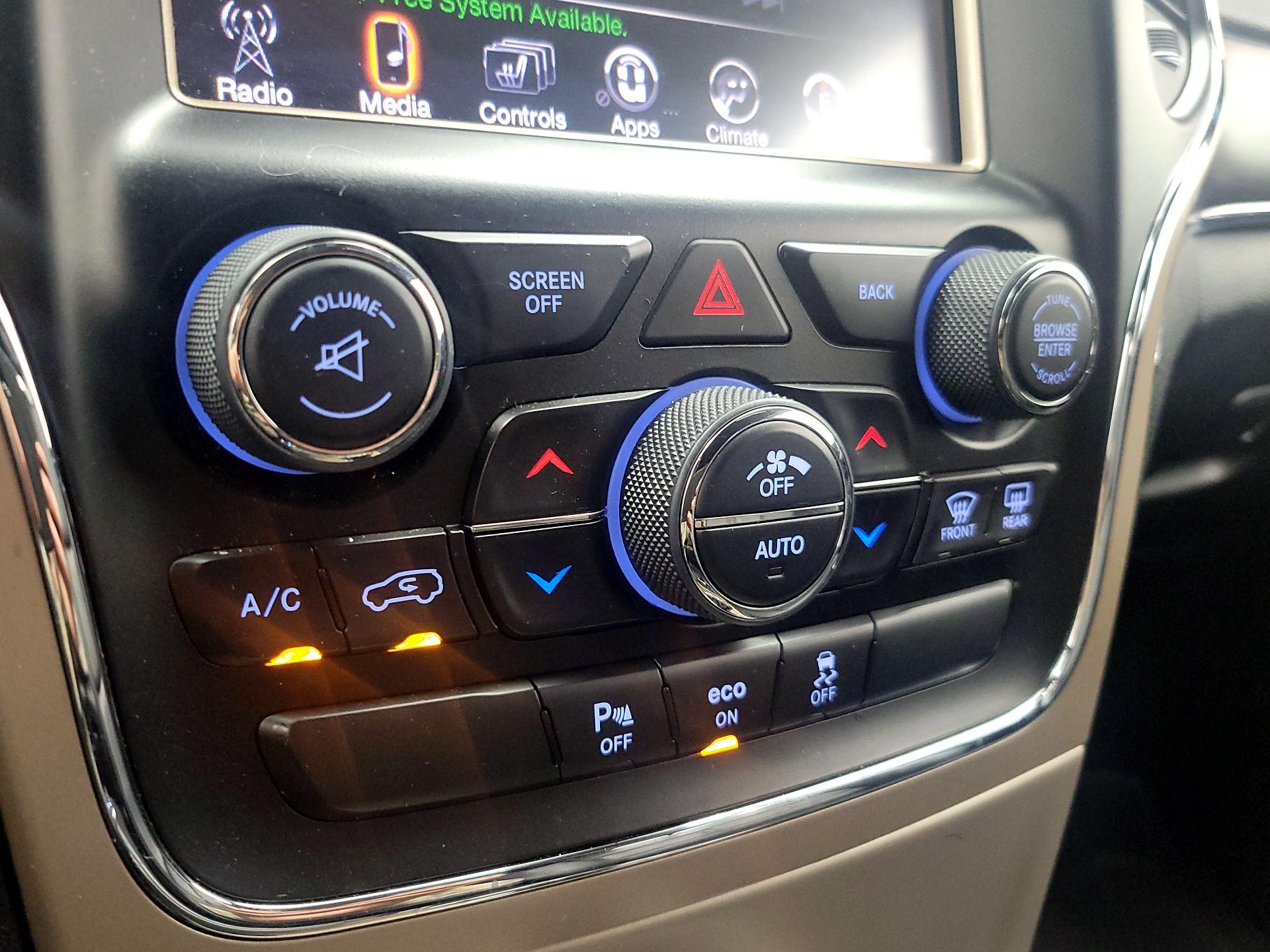 Thumbnail: 2014 Jeep Grand Cherokee - 17