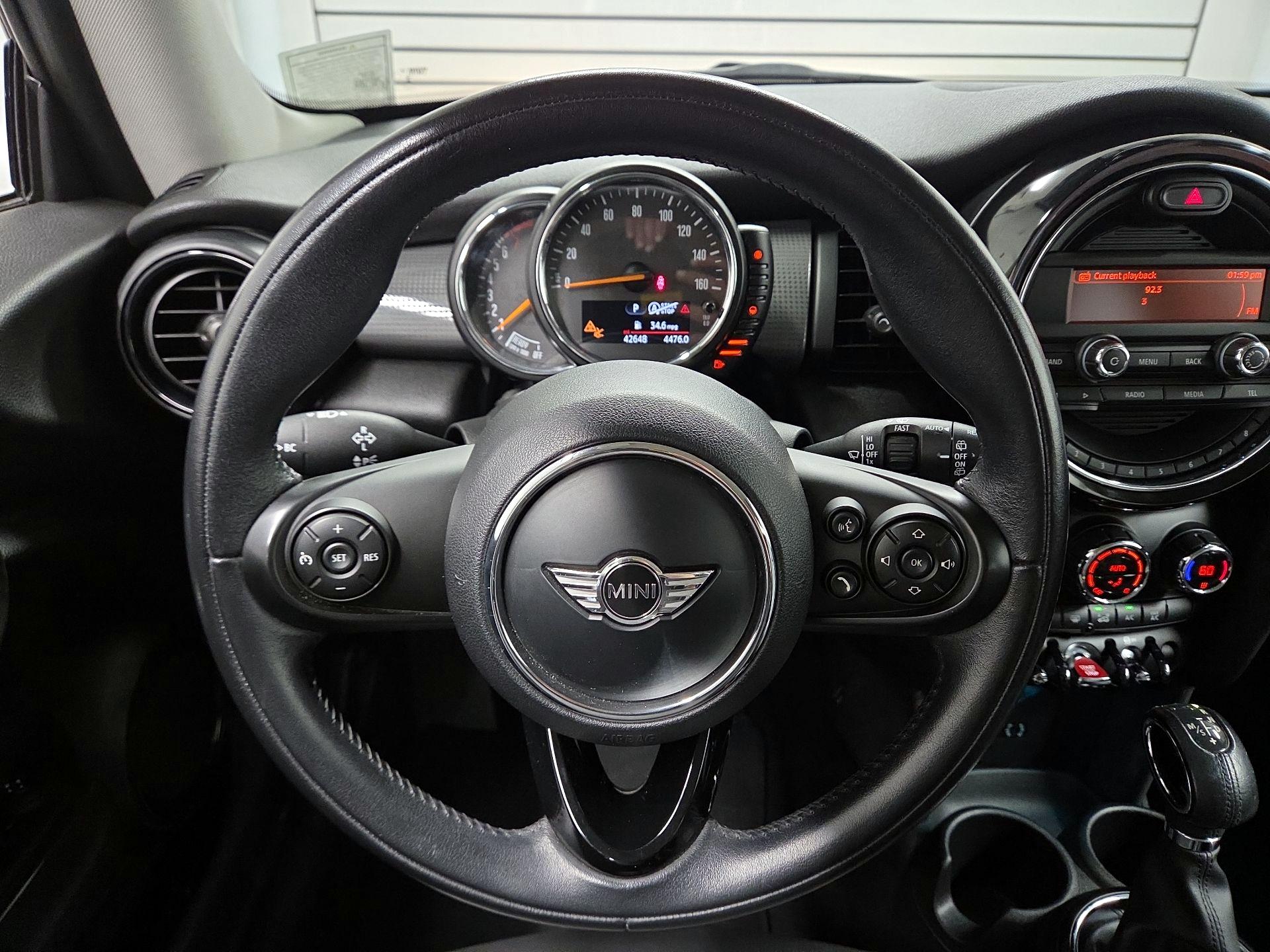 Thumbnail: 2015 MINI Cooper Hardtop - 10