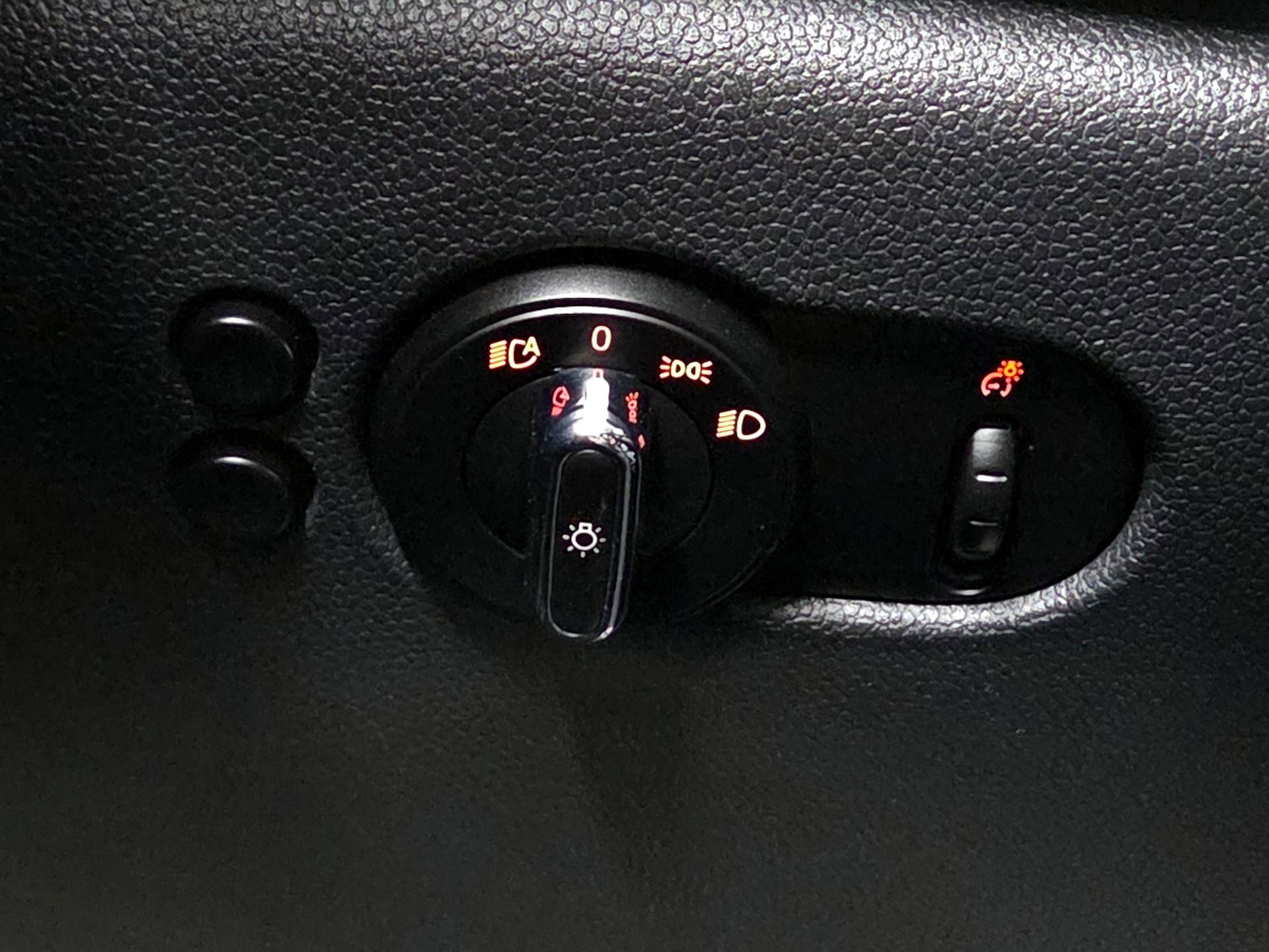 Thumbnail: 2015 MINI Cooper Hardtop - 13