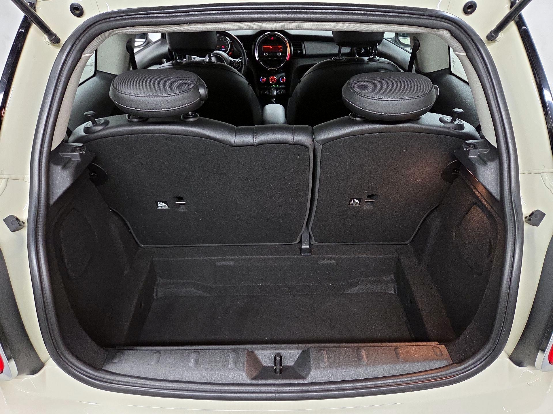 Thumbnail: 2015 MINI Cooper Hardtop - 19