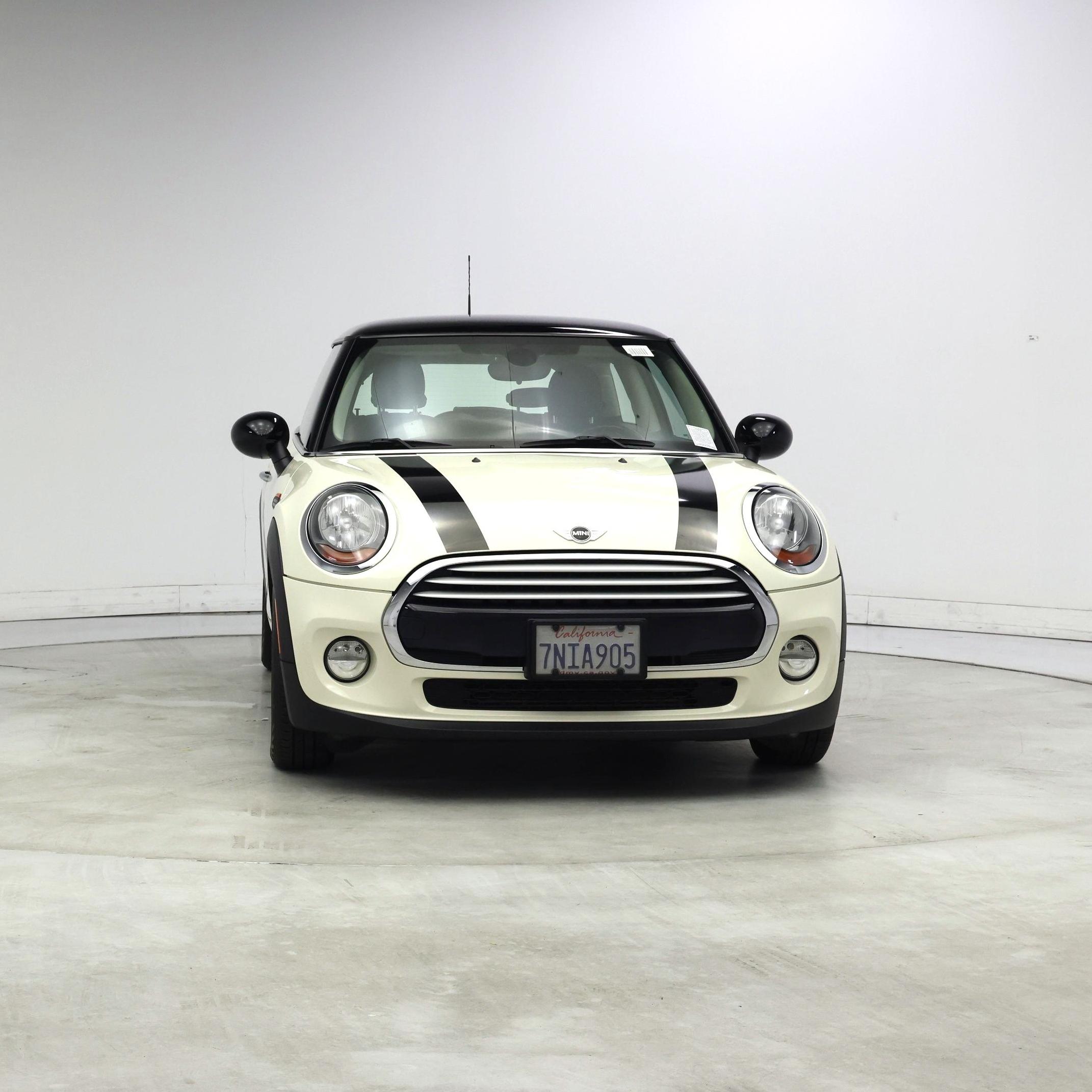 Thumbnail: 2015 MINI Cooper Hardtop - 5