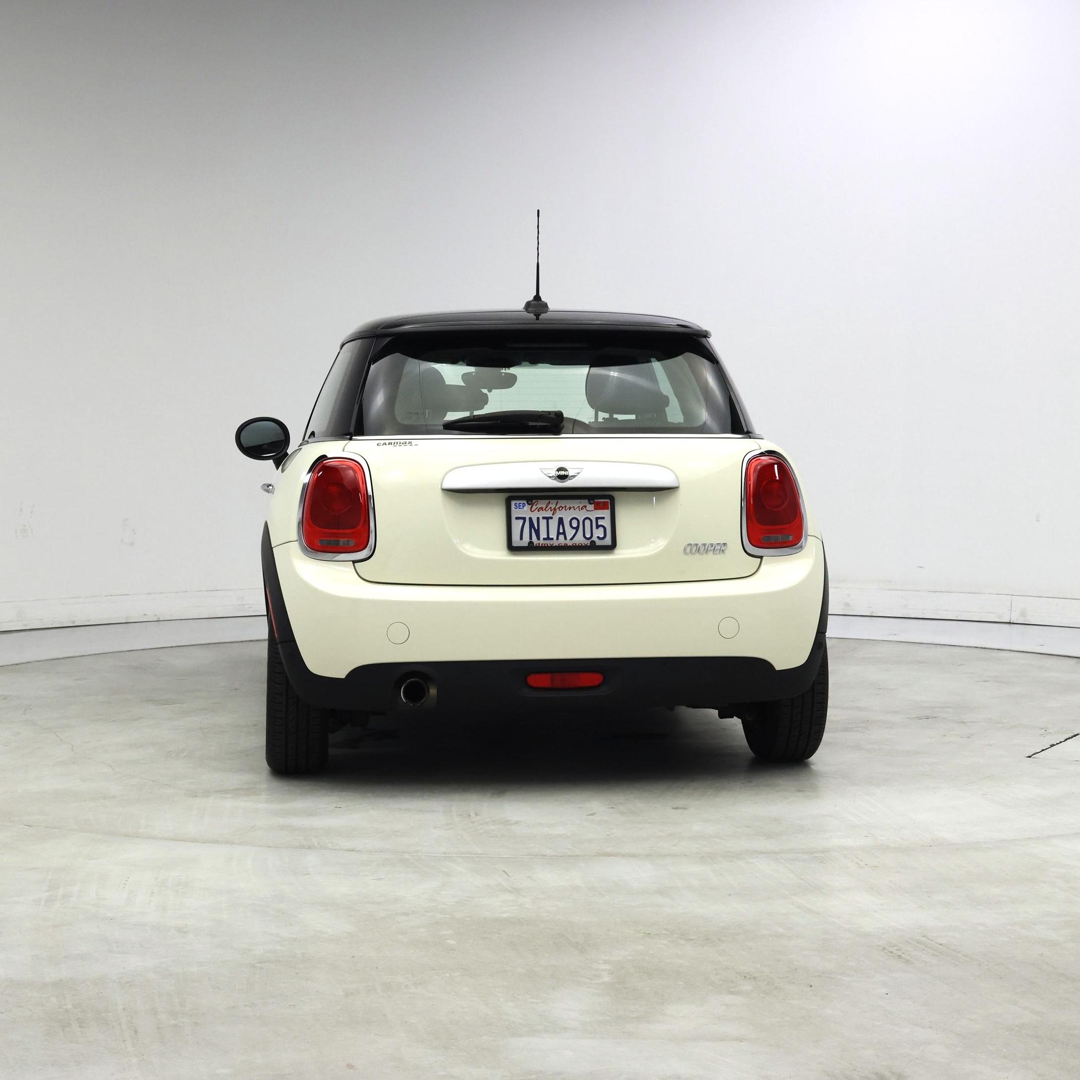 Thumbnail: 2015 MINI Cooper Hardtop - 6
