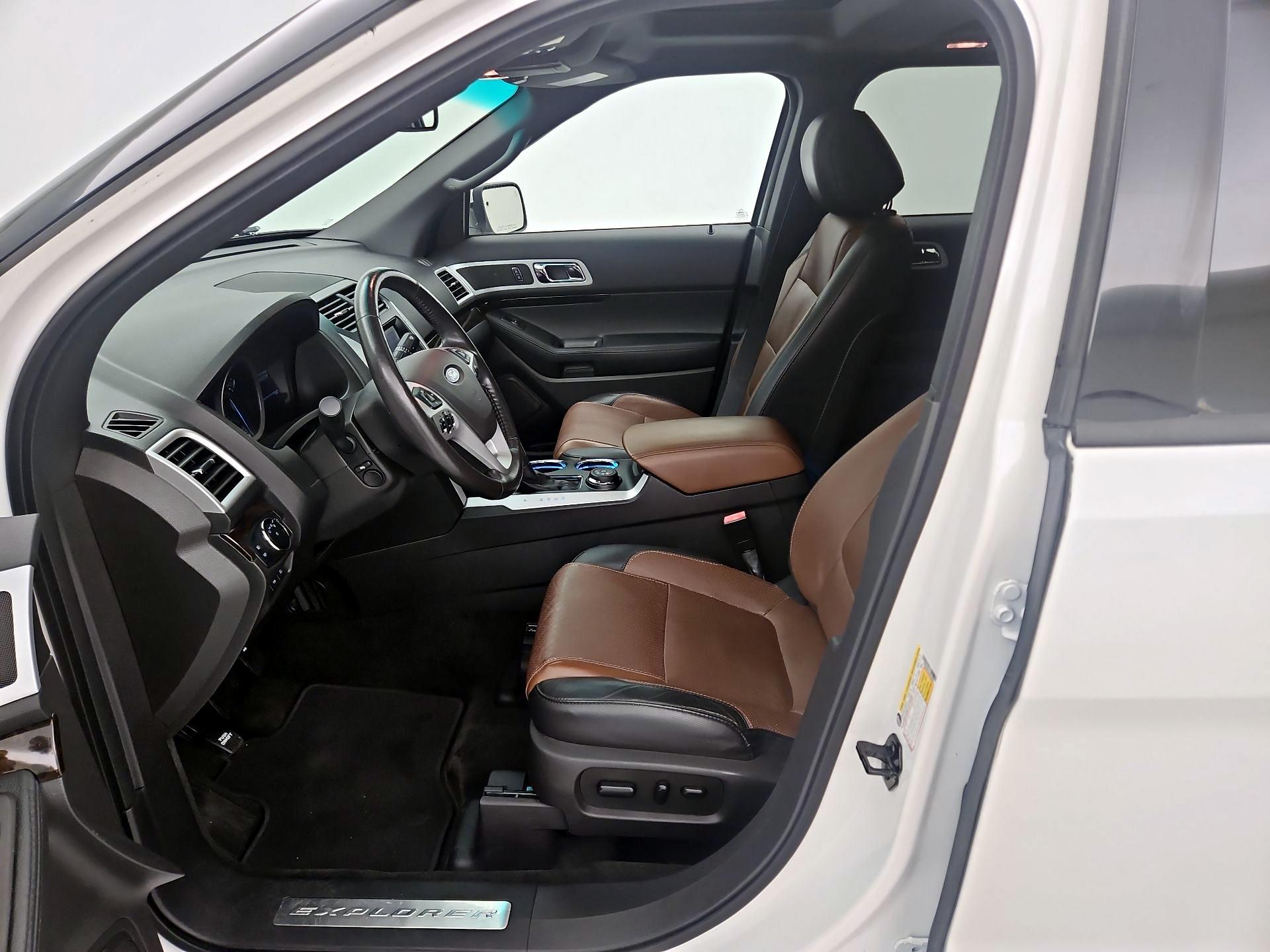Thumbnail: 2014 Ford Explorer - 11