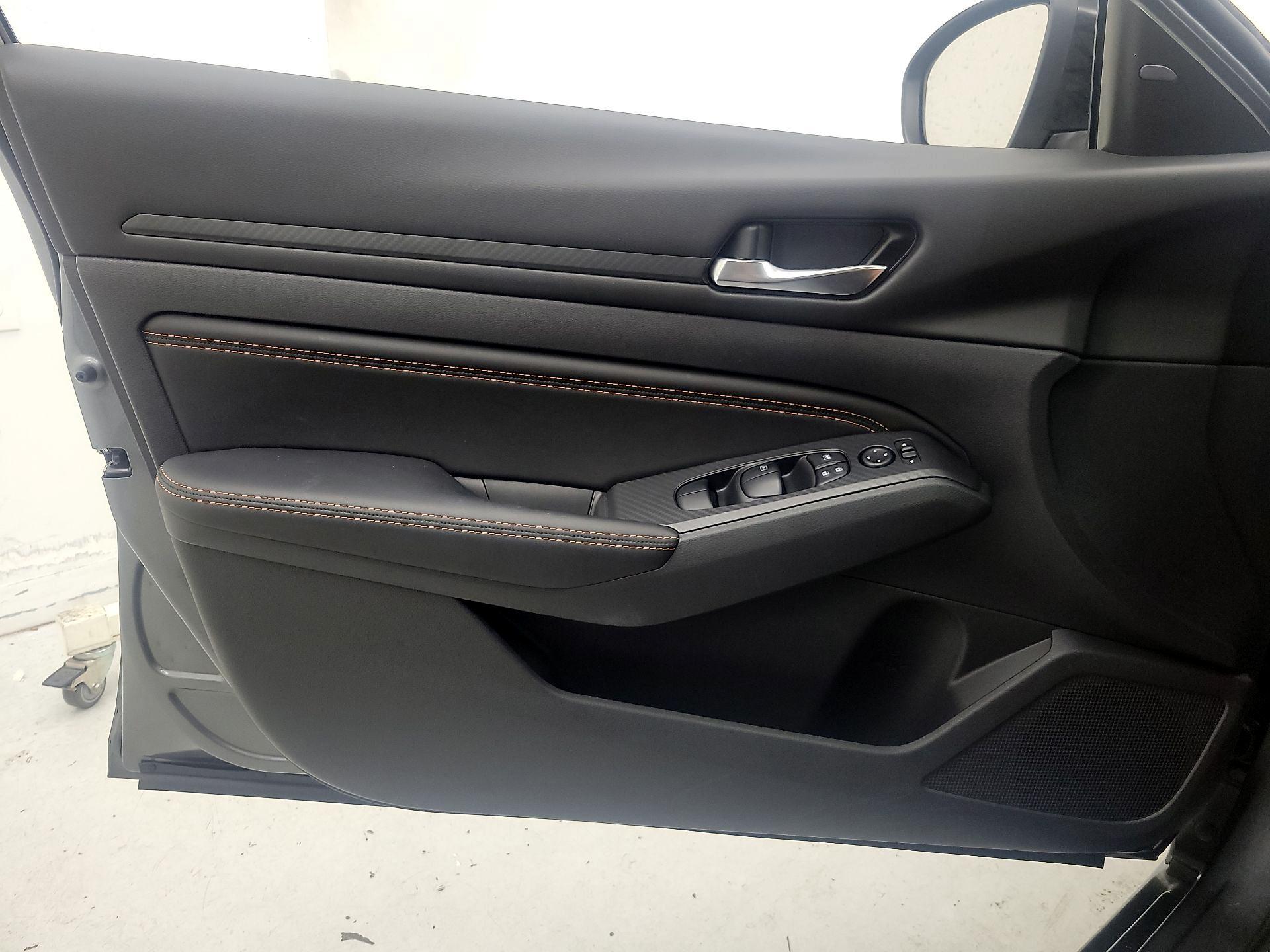 Thumbnail: 2019 Nissan Altima - 12
