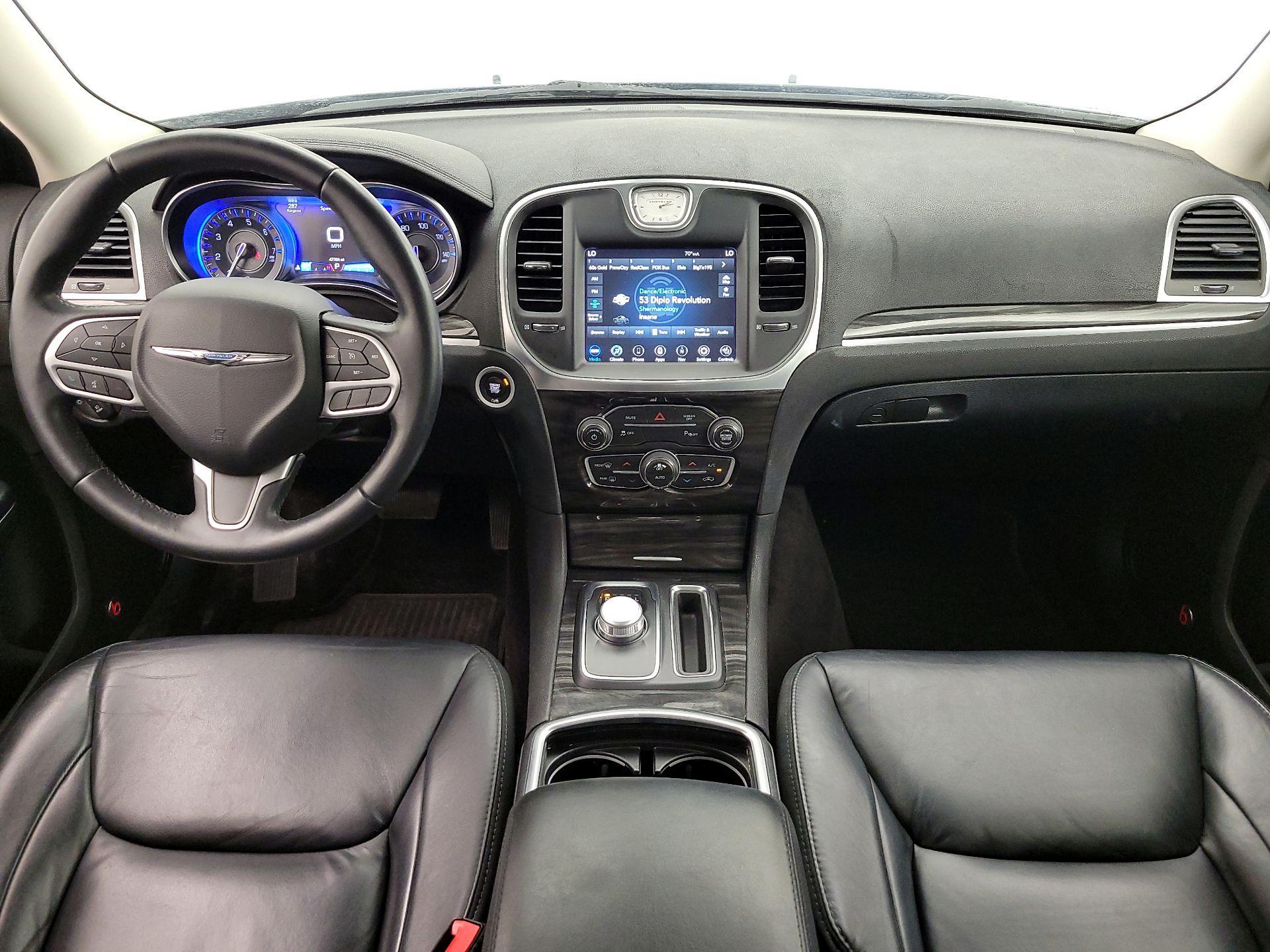Thumbnail: 2017 Chrysler 300 - 9