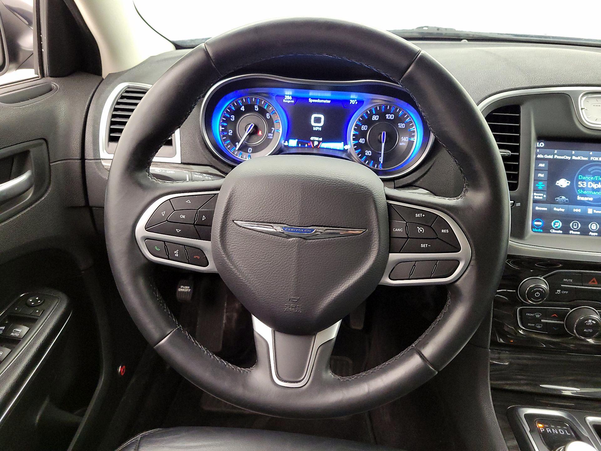 Thumbnail: 2017 Chrysler 300 - 10