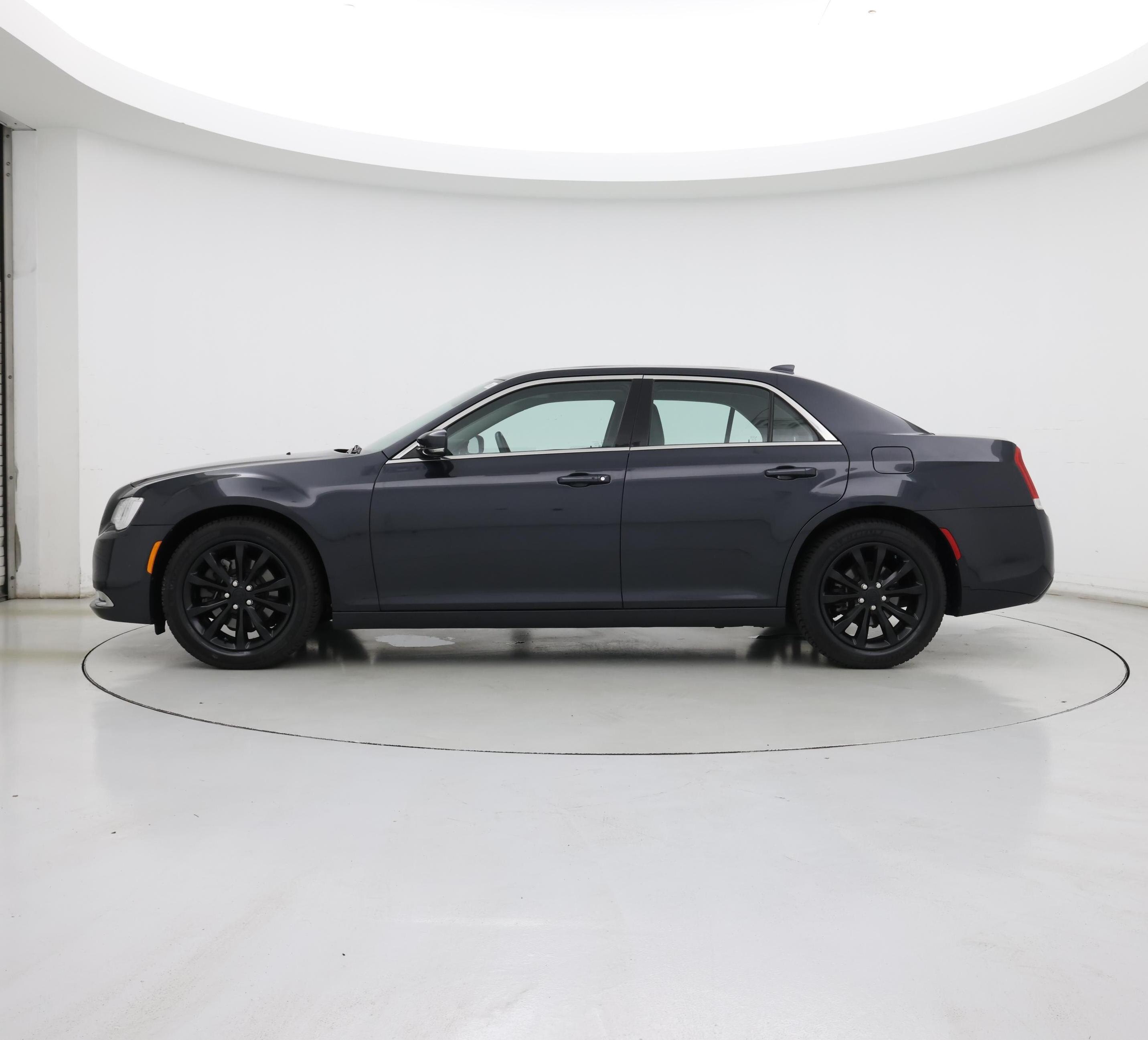 Thumbnail: 2017 Chrysler 300 - 3