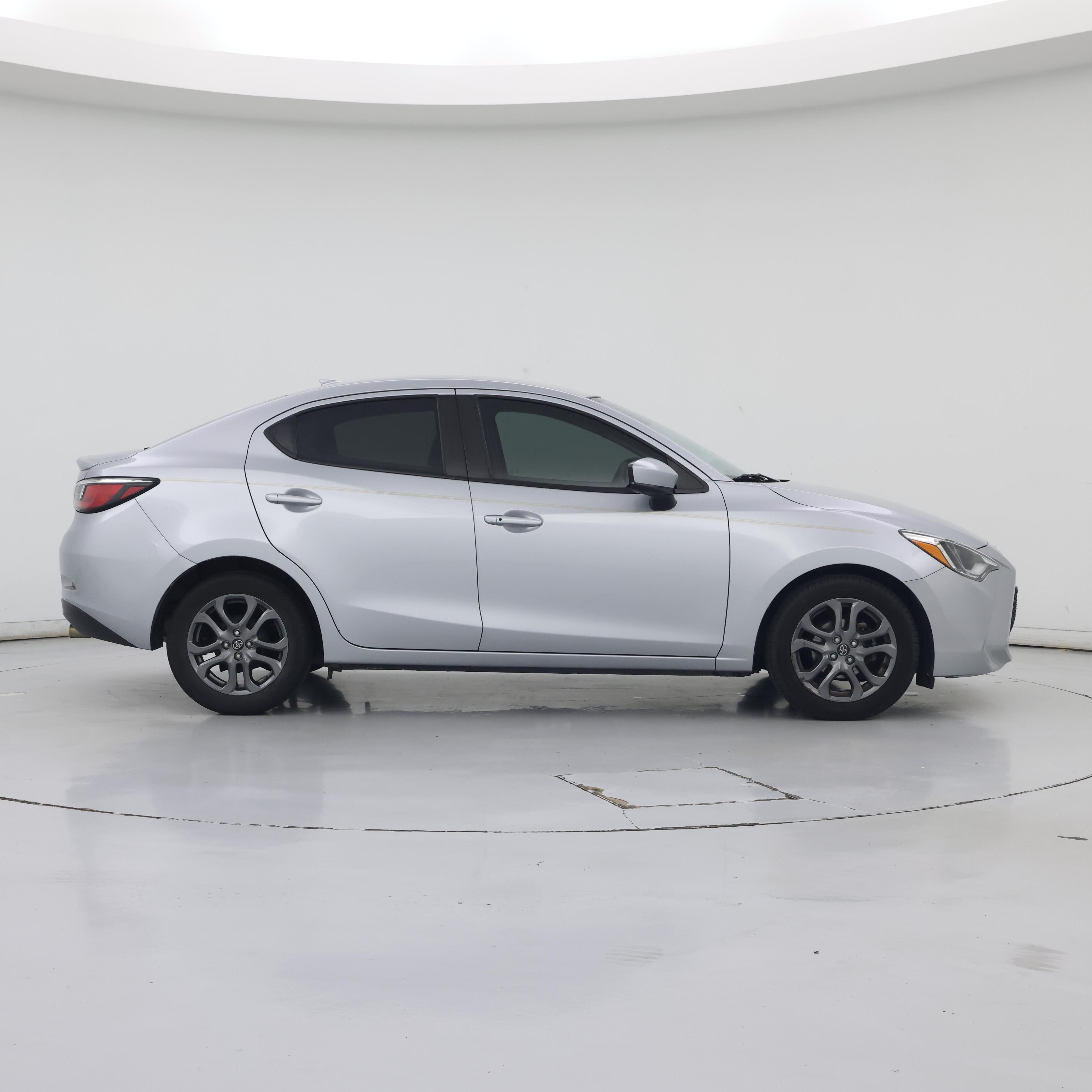 Thumbnail: 2019 Toyota Yaris - 7