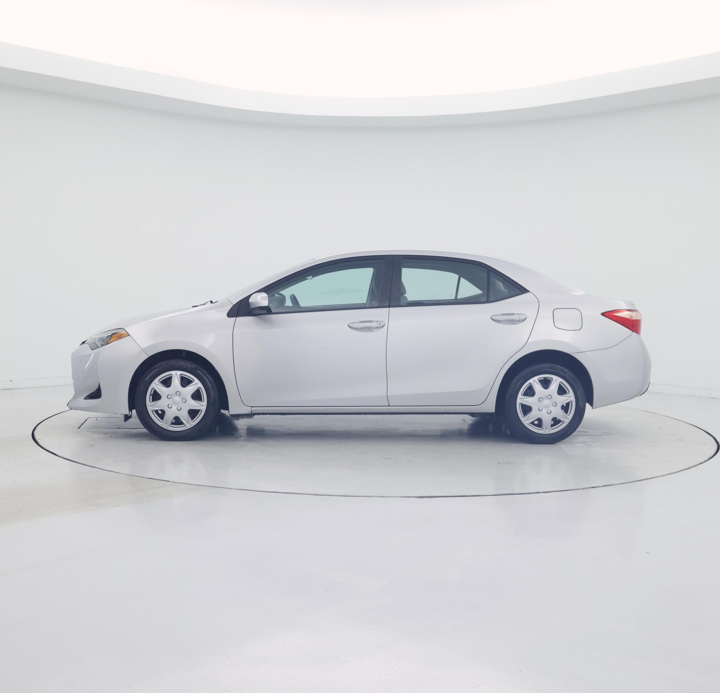 Thumbnail: 2018 Toyota Corolla - 3
