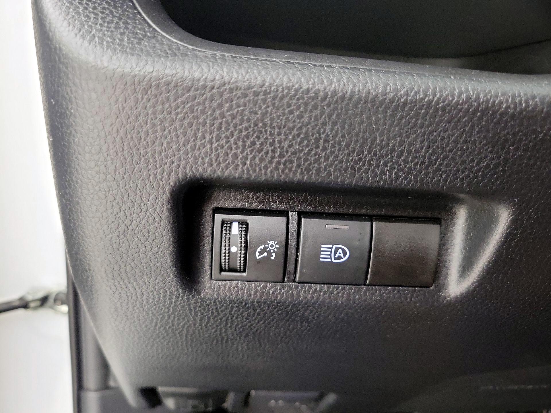 Thumbnail: 2019 Toyota RAV4 - 13