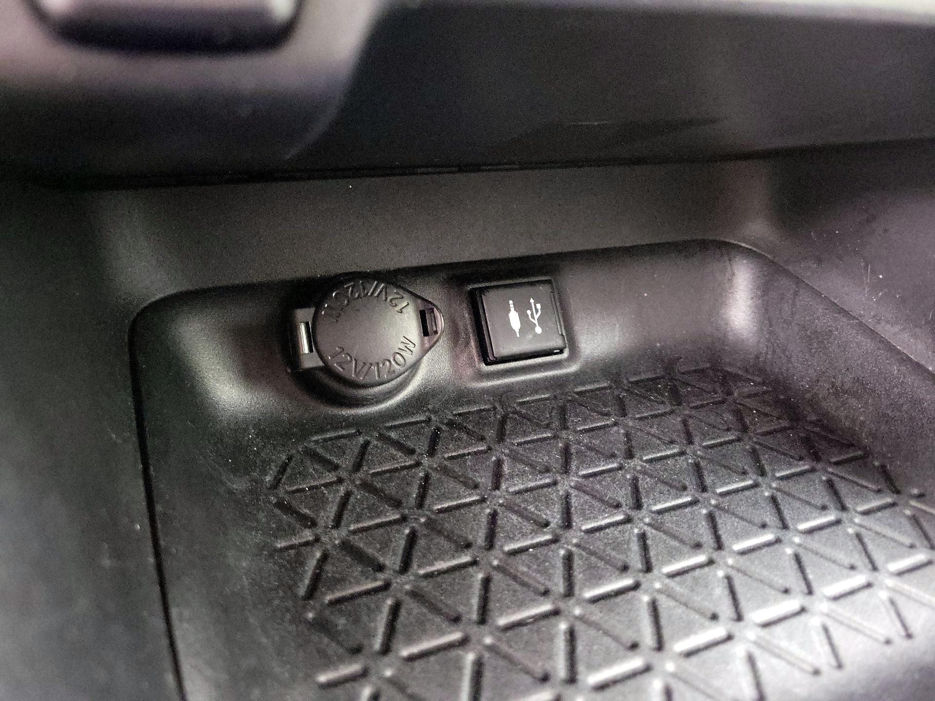 Thumbnail: 2019 Toyota RAV4 - 18
