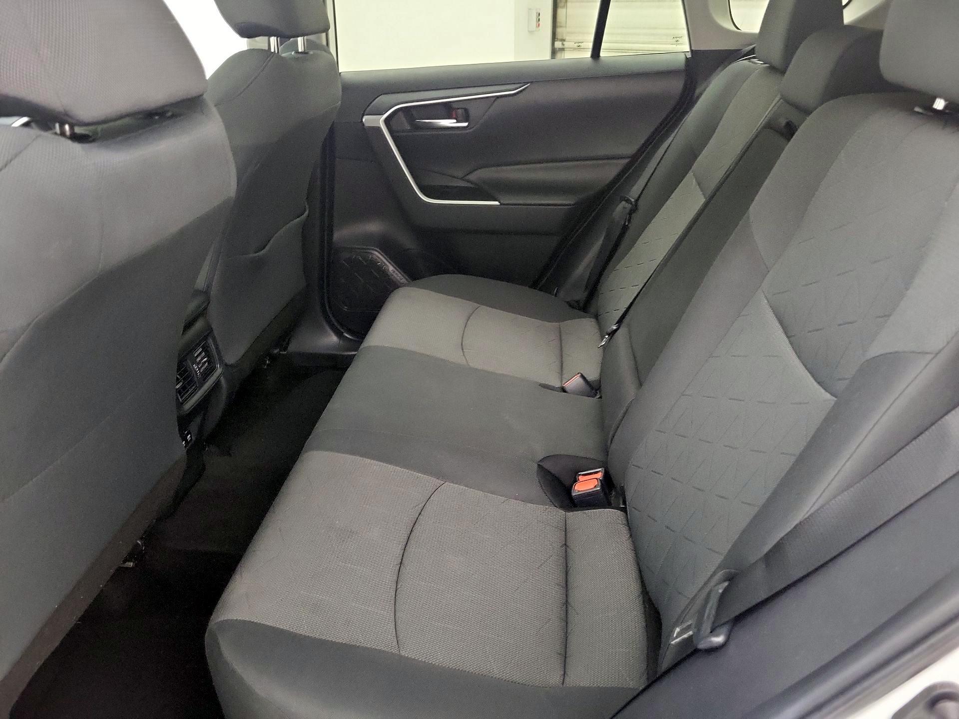 Thumbnail: 2019 Toyota RAV4 - 20