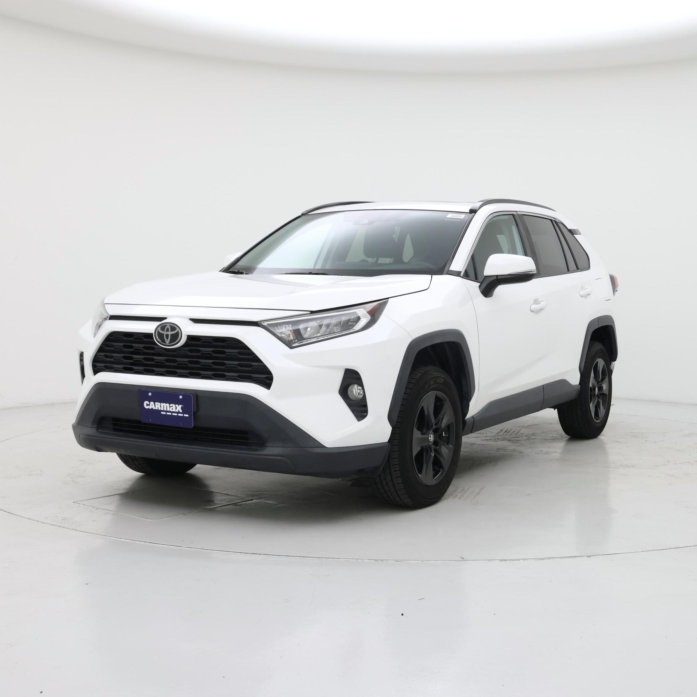 Thumbnail: 2019 Toyota RAV4 - 4