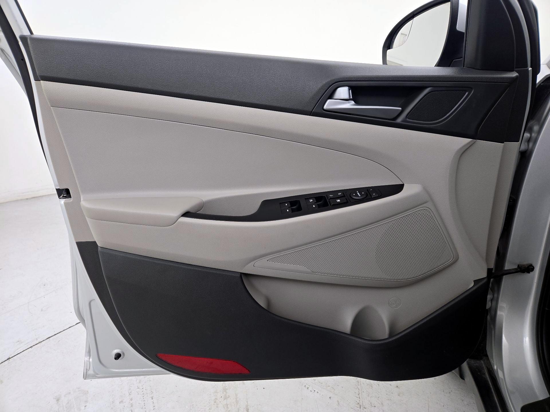 Thumbnail: 2016 Hyundai Tucson - 12