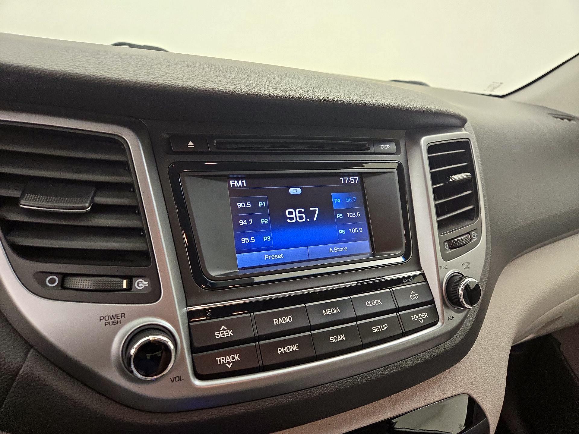 Thumbnail: 2016 Hyundai Tucson - 15
