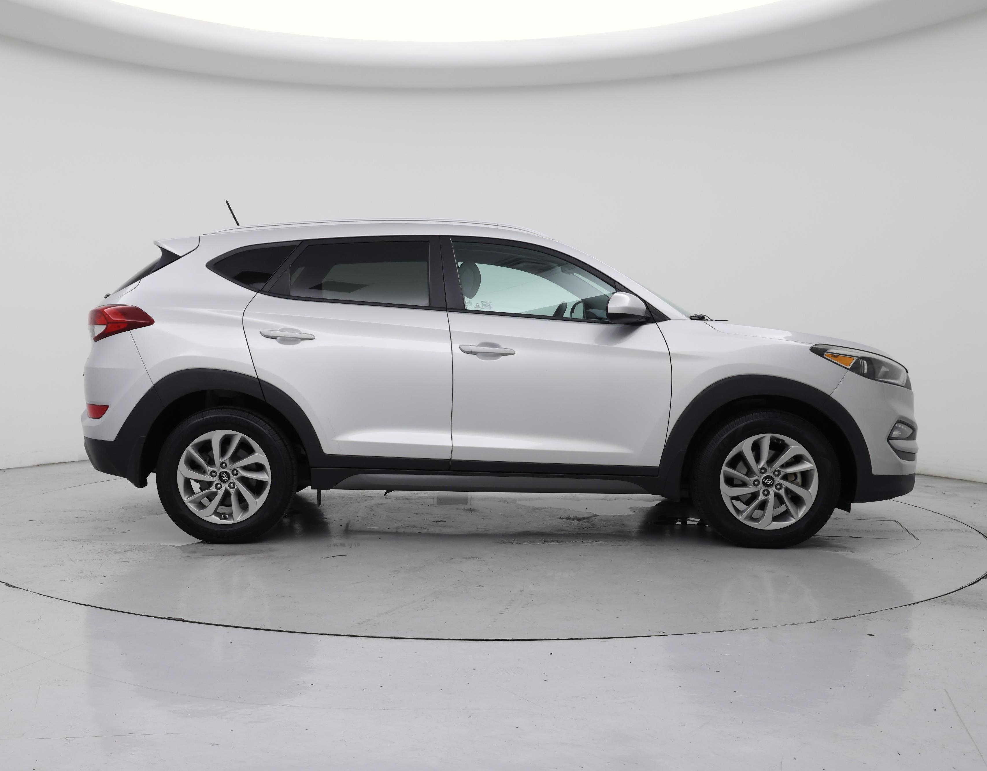 Thumbnail: 2016 Hyundai Tucson - 7