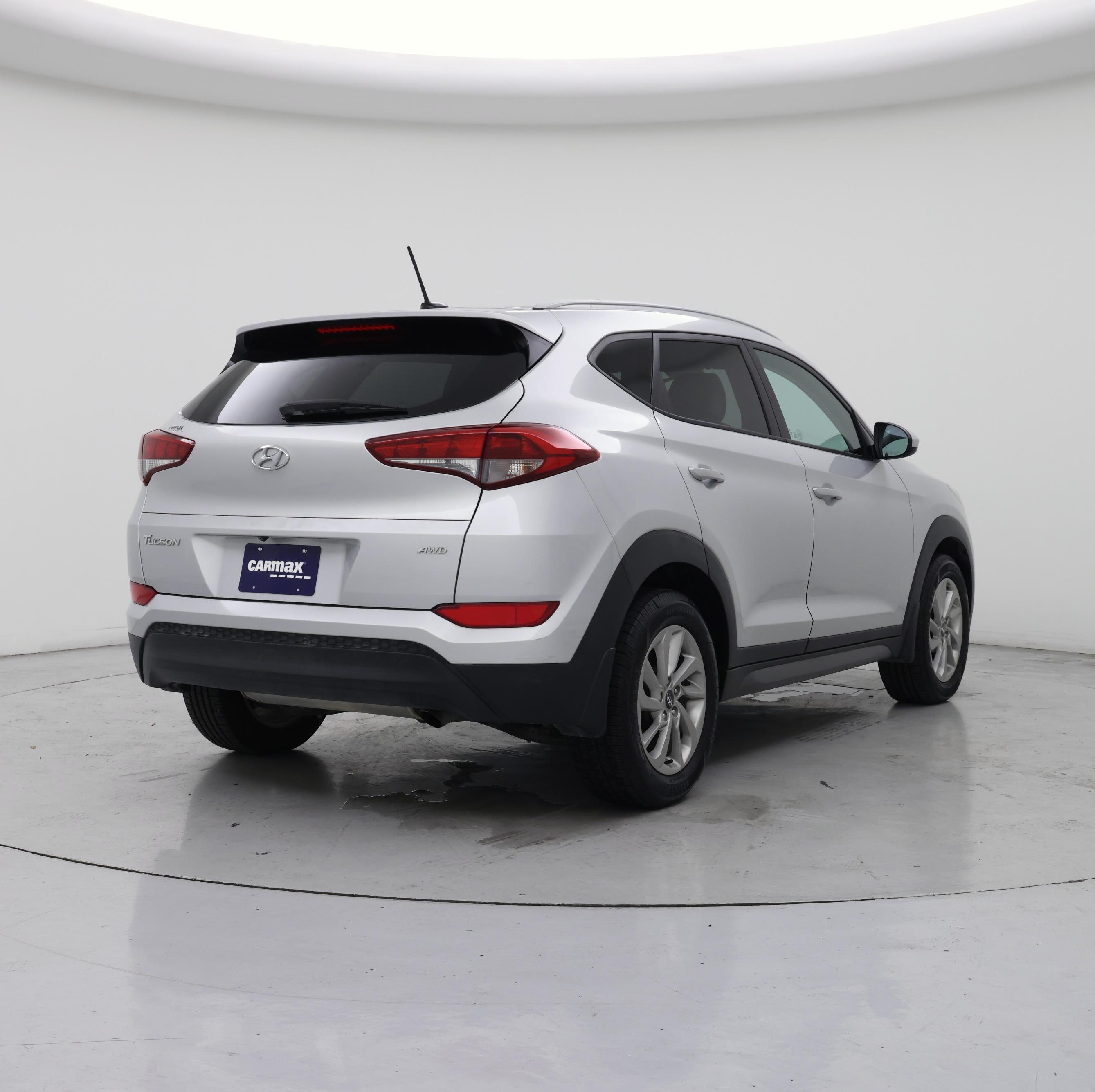 Thumbnail: 2016 Hyundai Tucson - 8