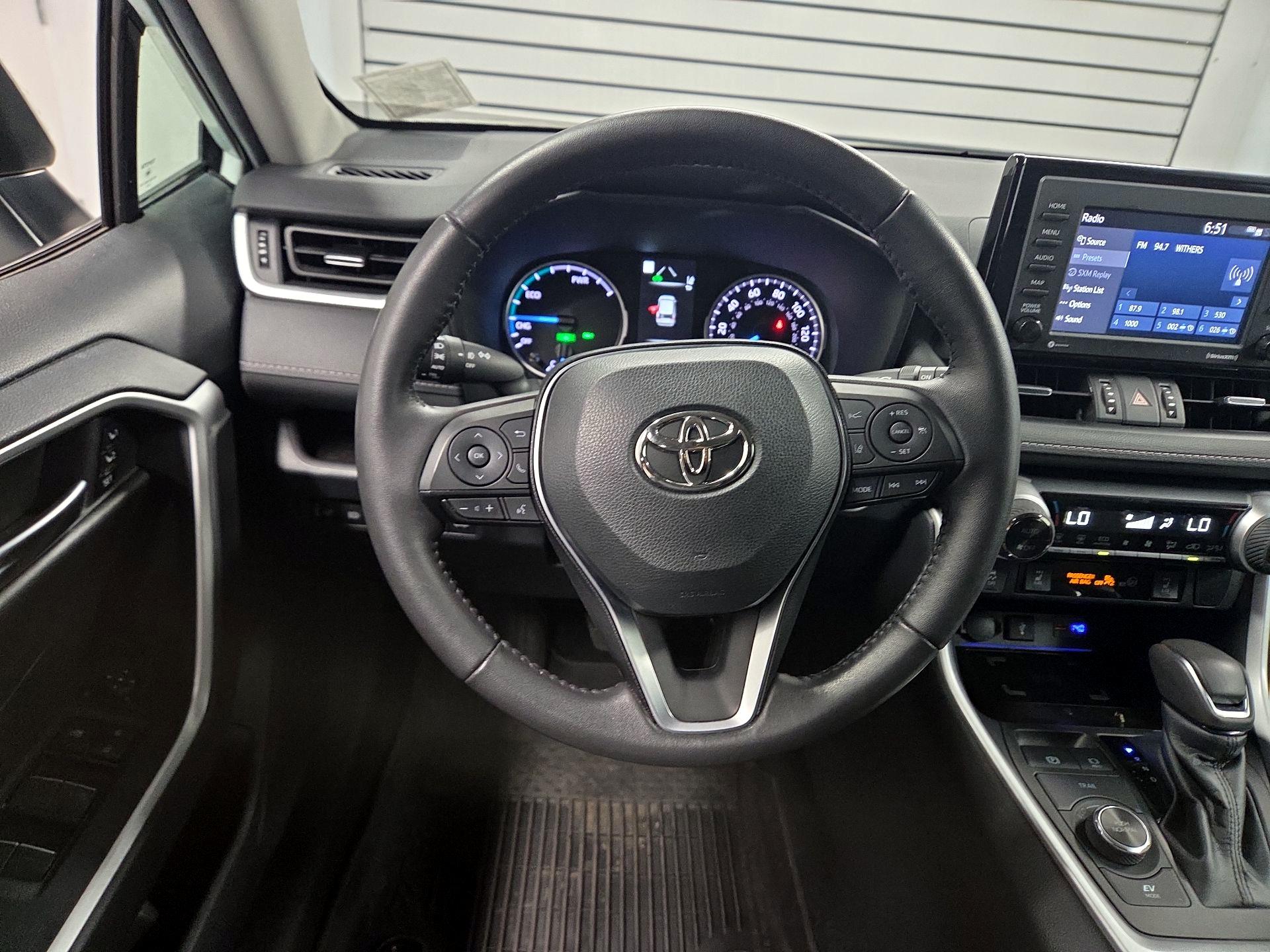 Thumbnail: 2022 Toyota RAV4 - 10