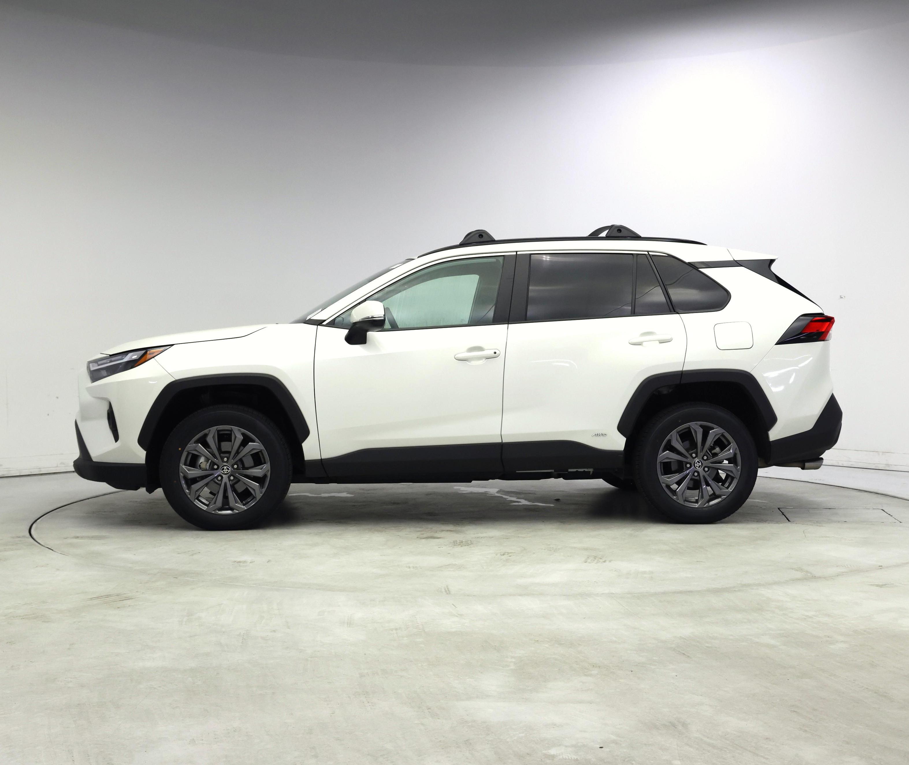 Thumbnail: 2022 Toyota RAV4 - 3