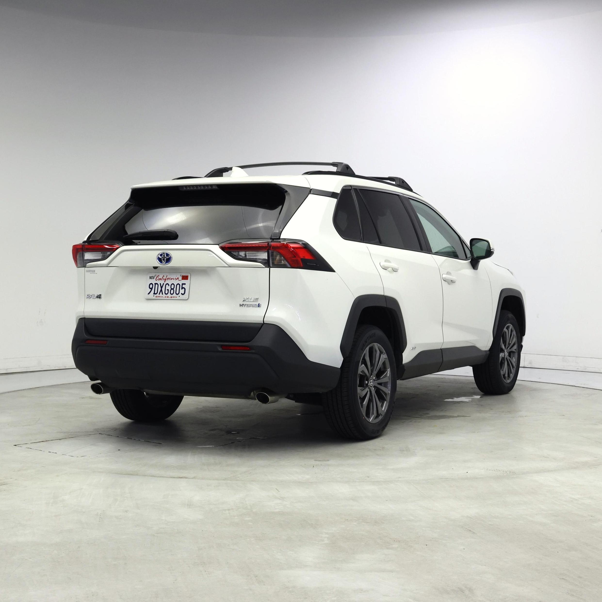 Thumbnail: 2022 Toyota RAV4 - 8