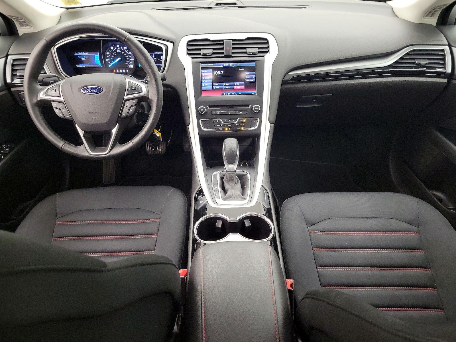 2016 Ford Fusion SE - Photo 10