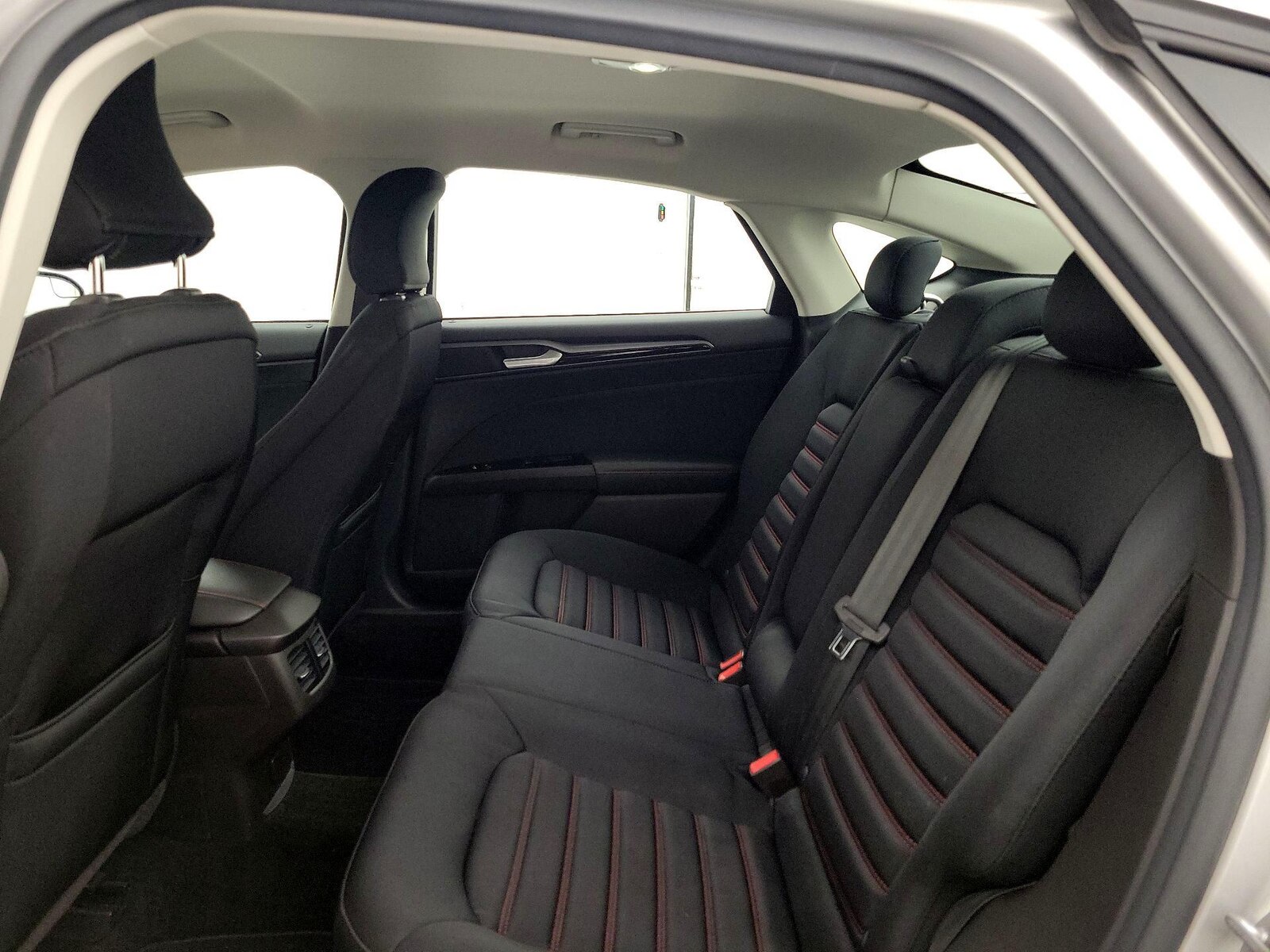 2016 Ford Fusion SE - Photo 20