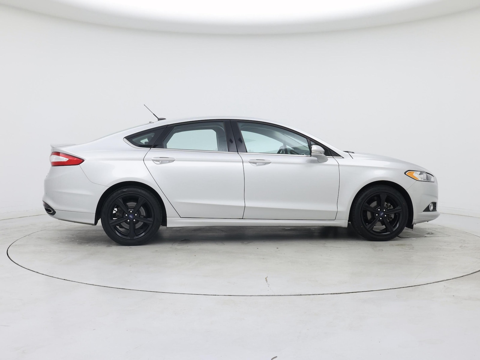 2016 Ford Fusion SE - Photo 8