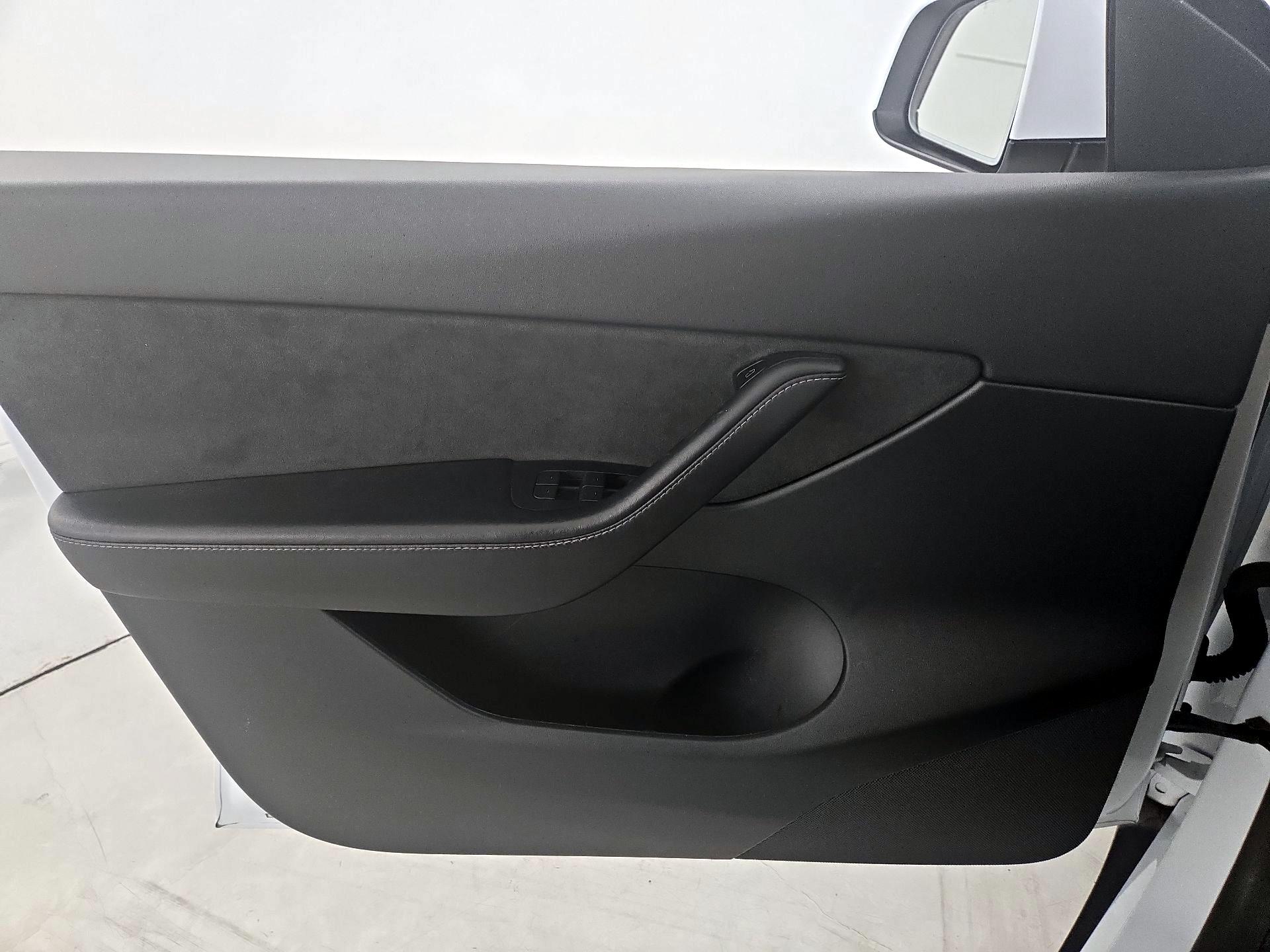 Thumbnail: 2022 Tesla Model Y - 12