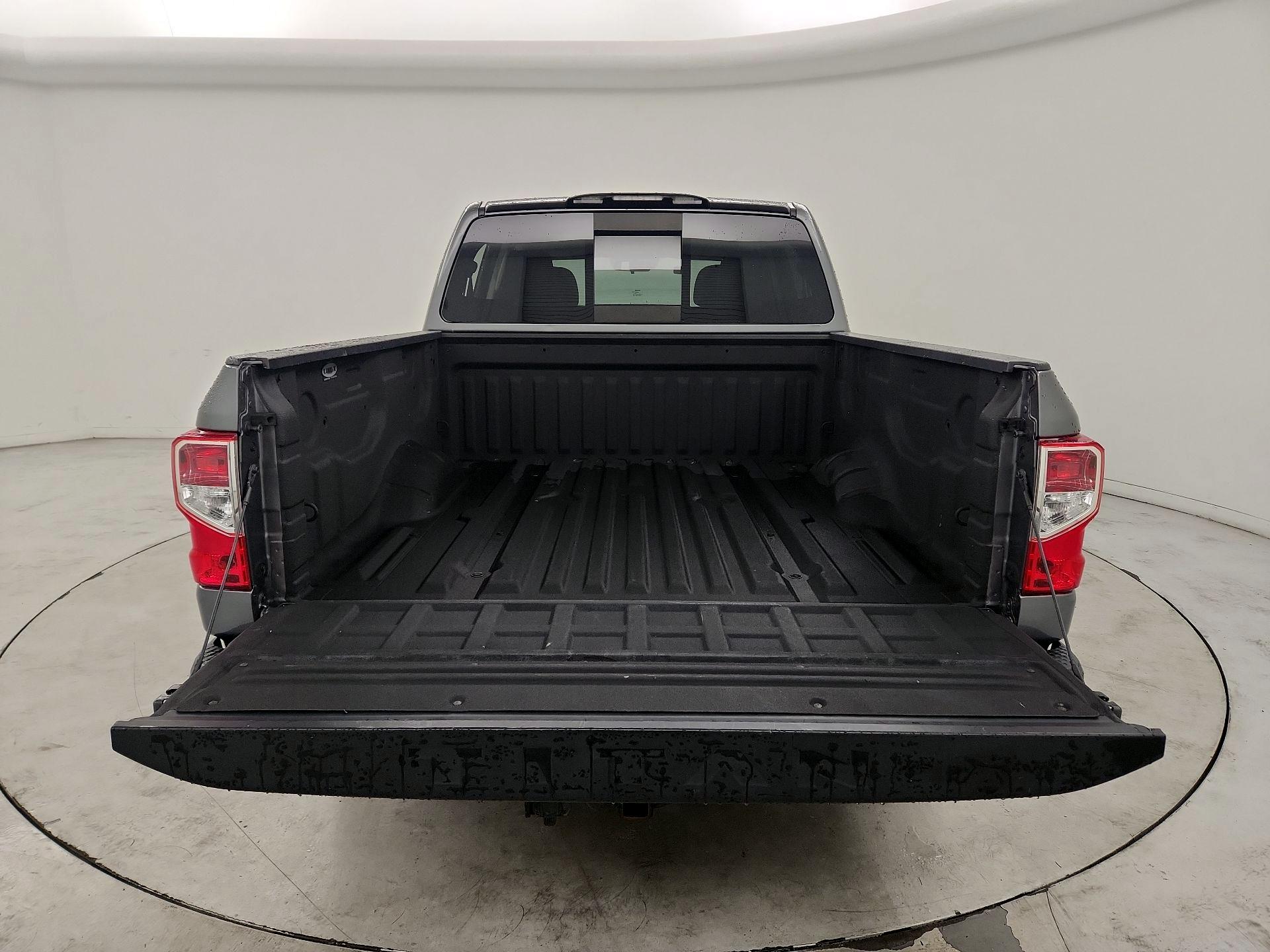 Thumbnail: 2017 Nissan Titan - 19