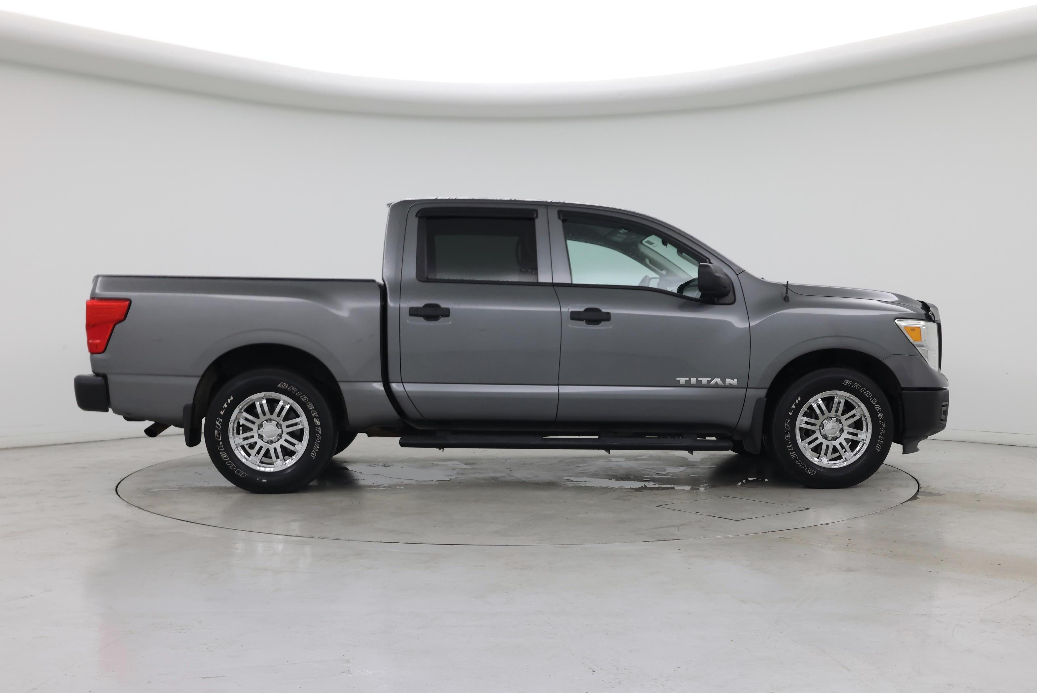 Thumbnail: 2017 Nissan Titan - 7