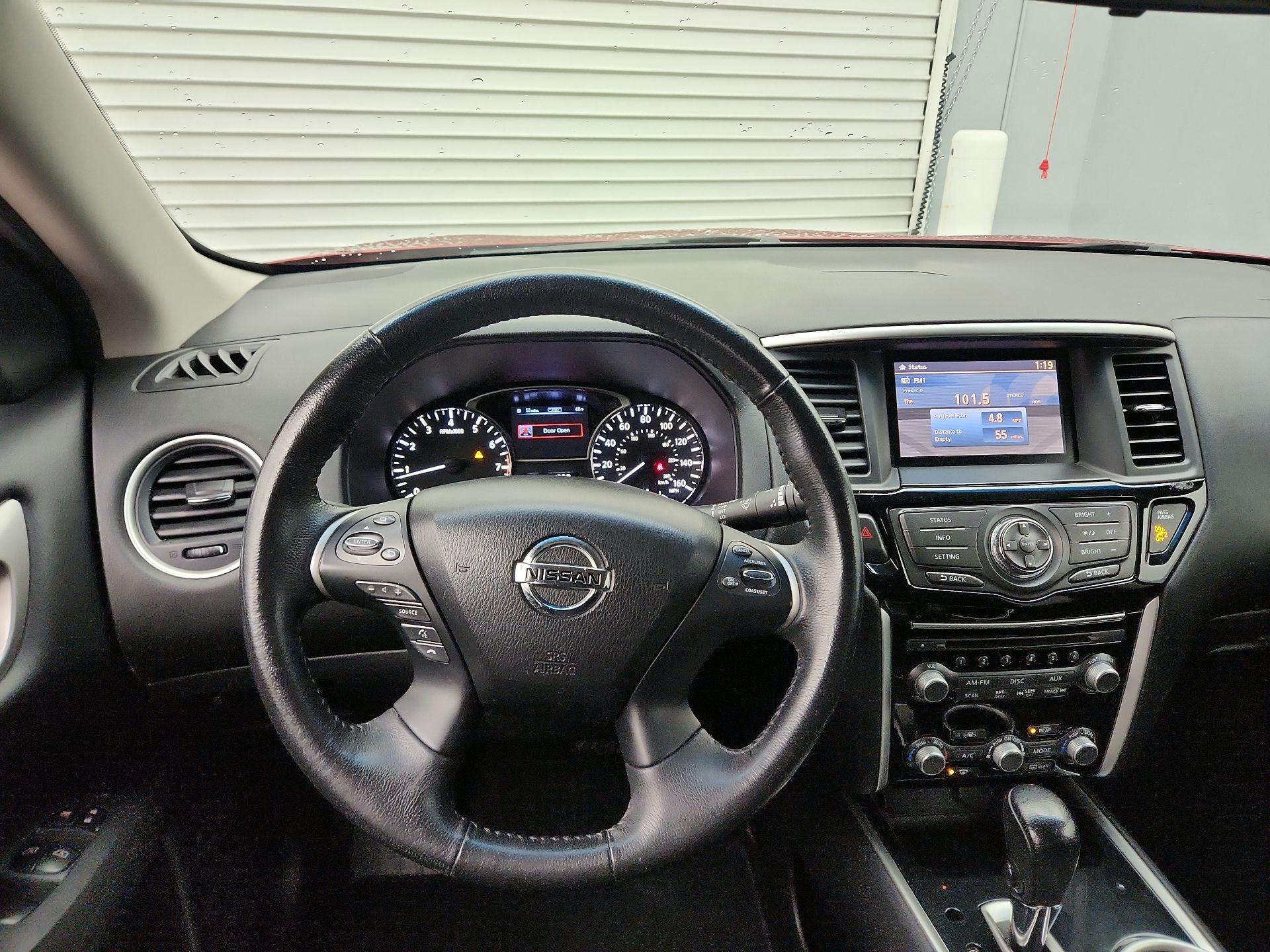 Thumbnail: 2014 Nissan Pathfinder - 10
