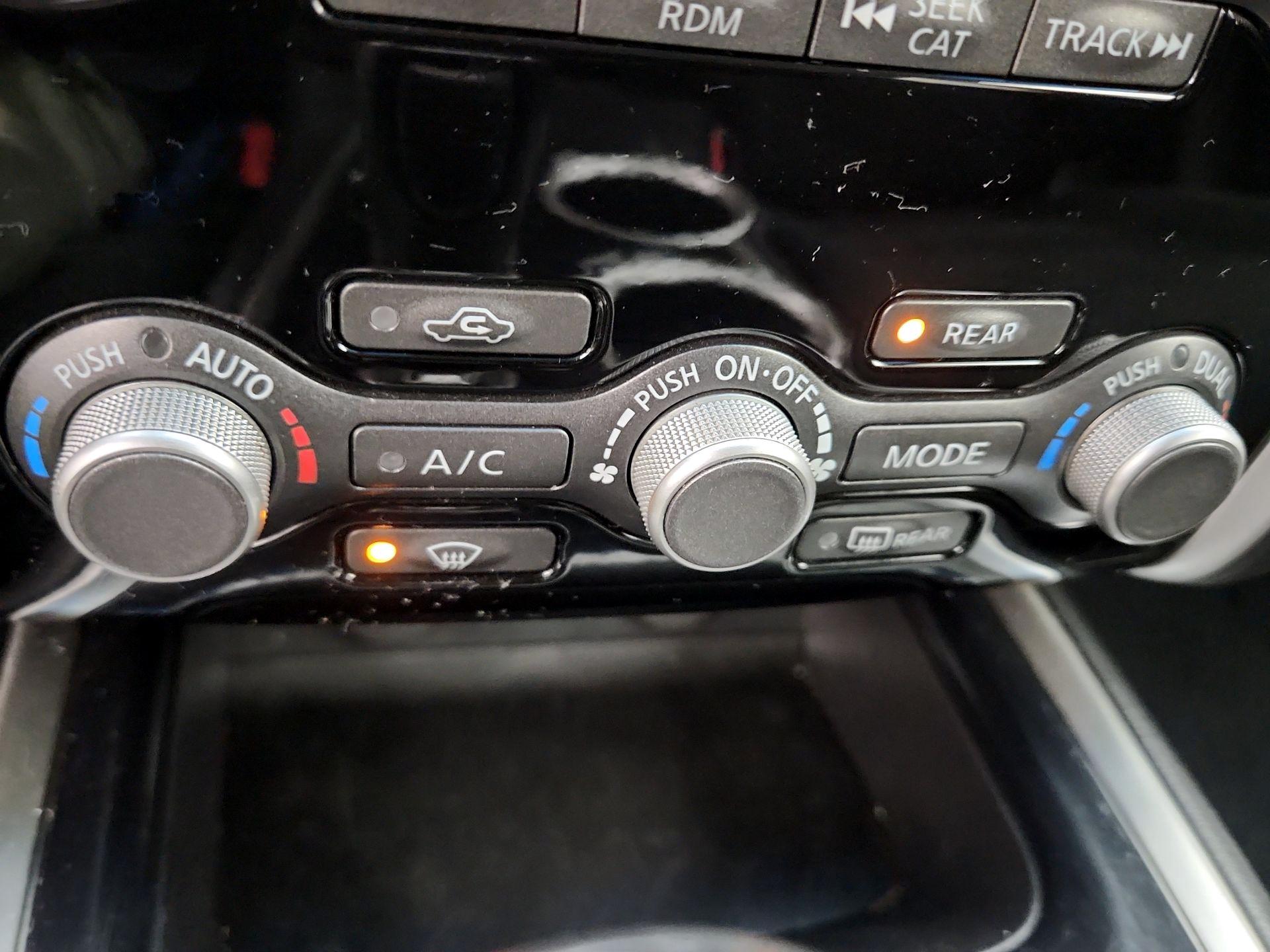 Thumbnail: 2014 Nissan Pathfinder - 16