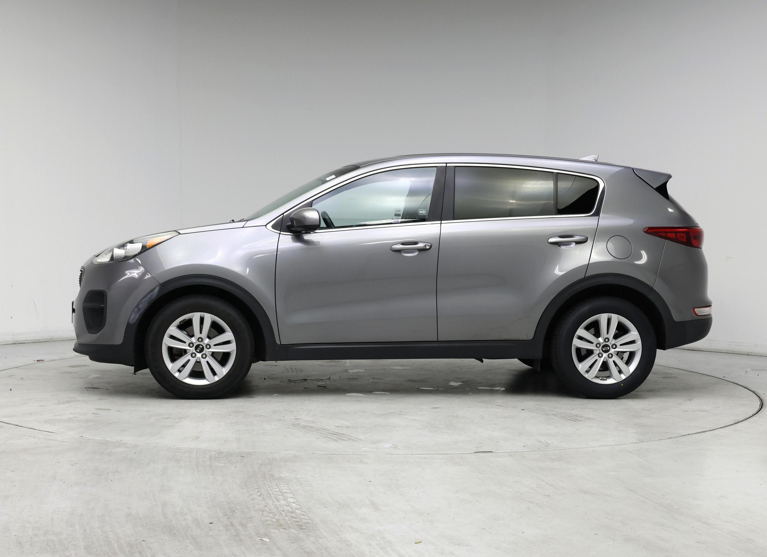 Thumbnail: 2017 Kia Sportage - 3