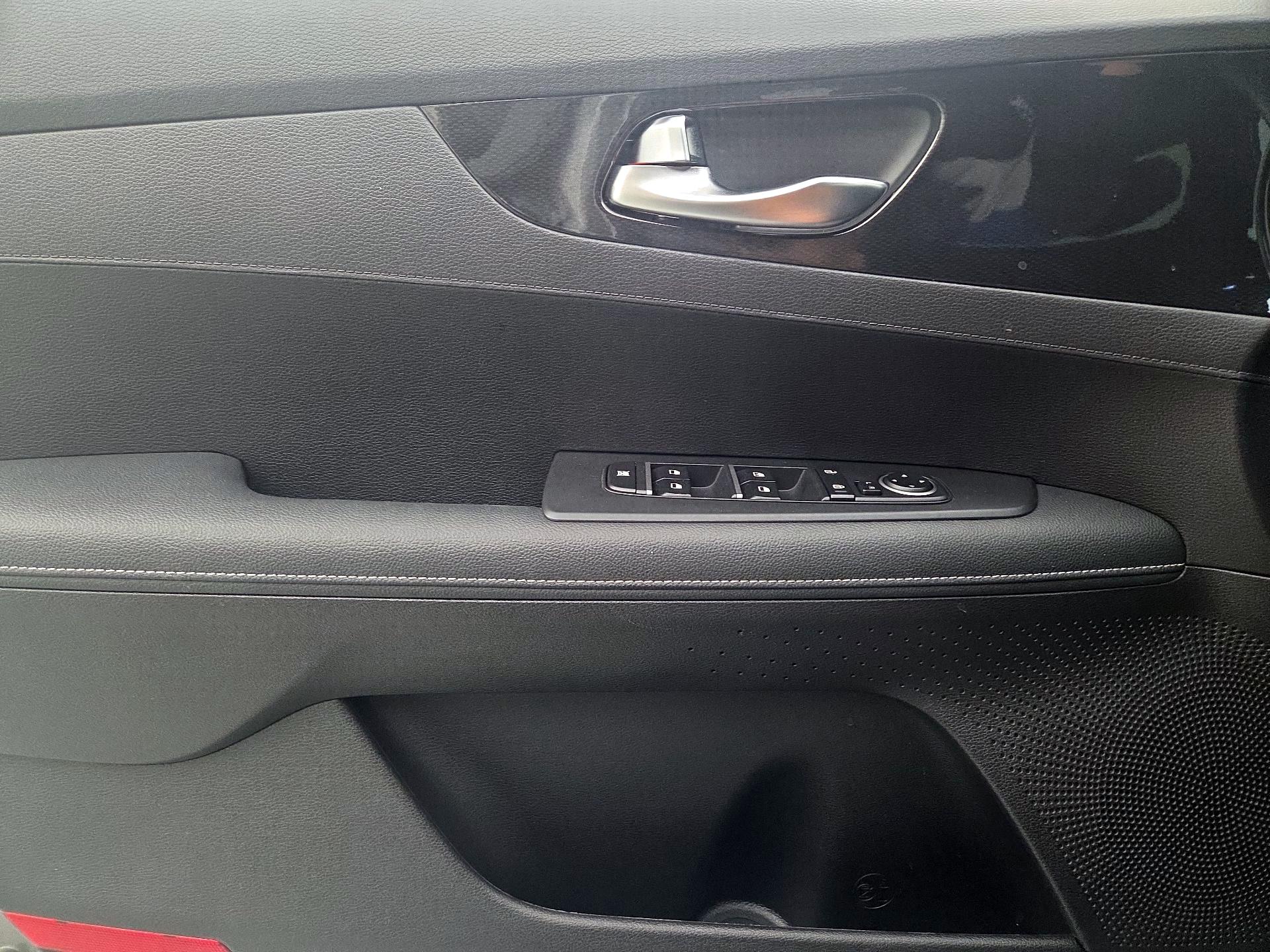 Thumbnail: 2023 Kia Forte - 12