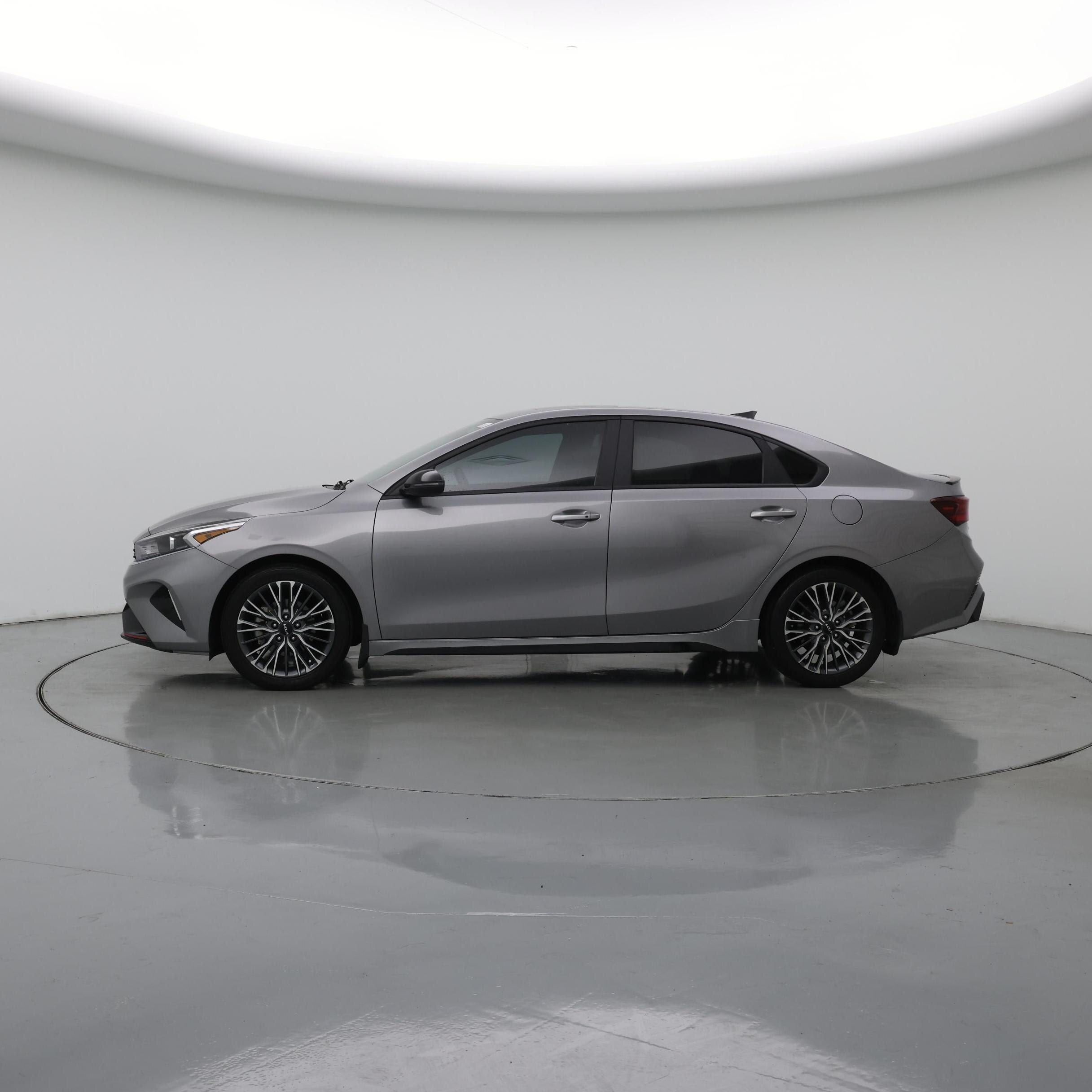 Thumbnail: 2023 Kia Forte - 3