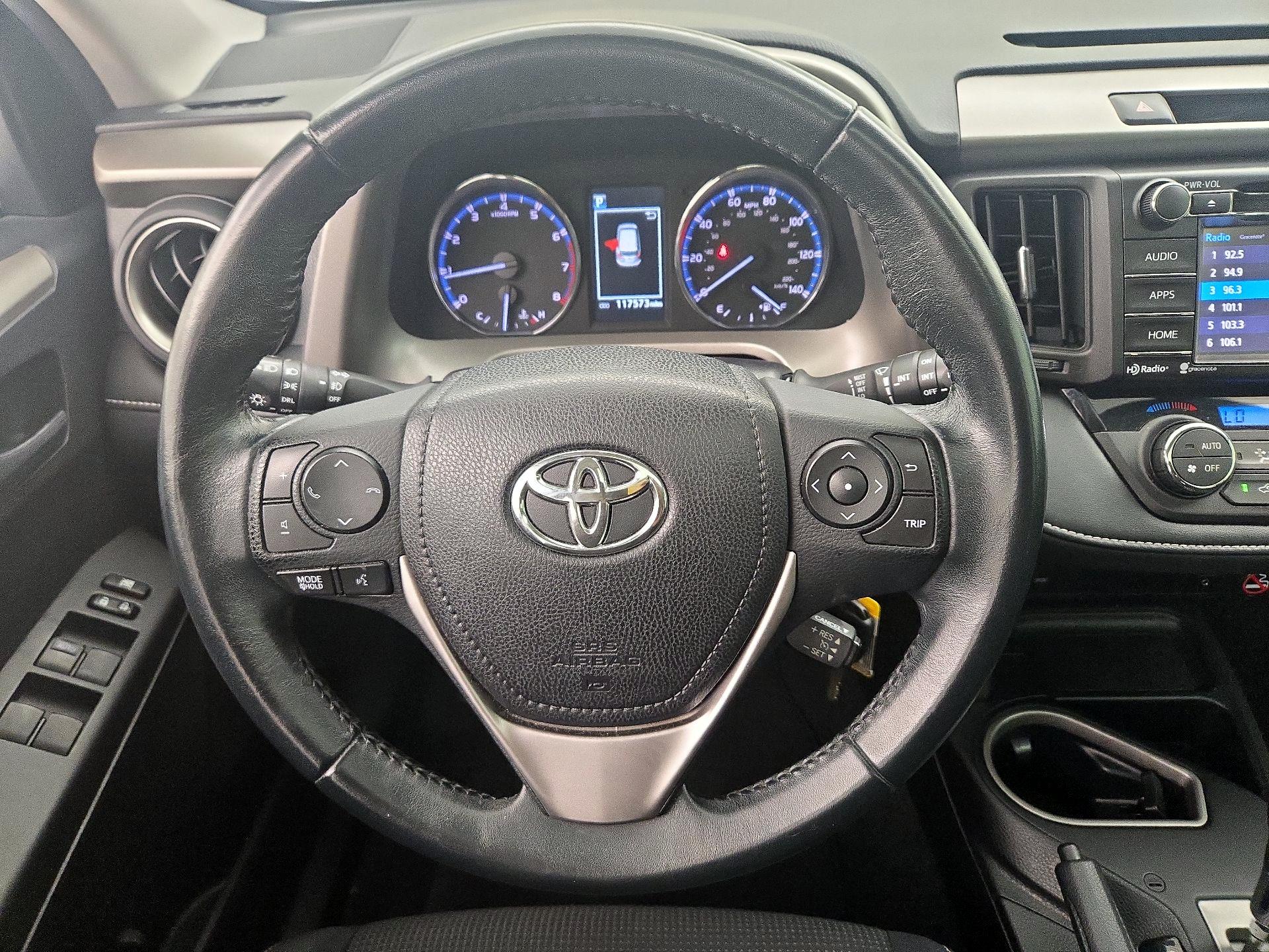 Thumbnail: 2016 Toyota RAV4 - 10