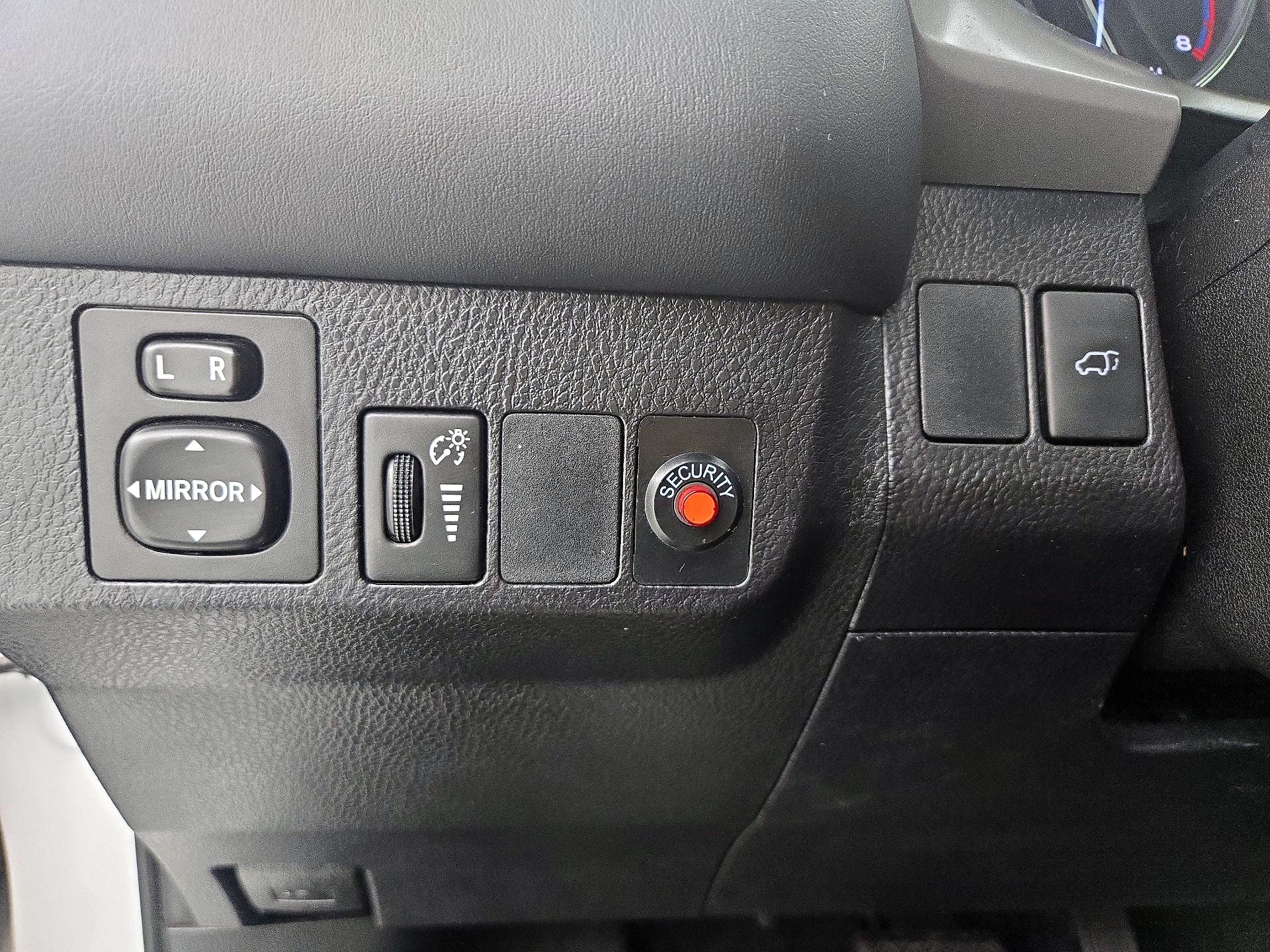 Thumbnail: 2016 Toyota RAV4 - 13