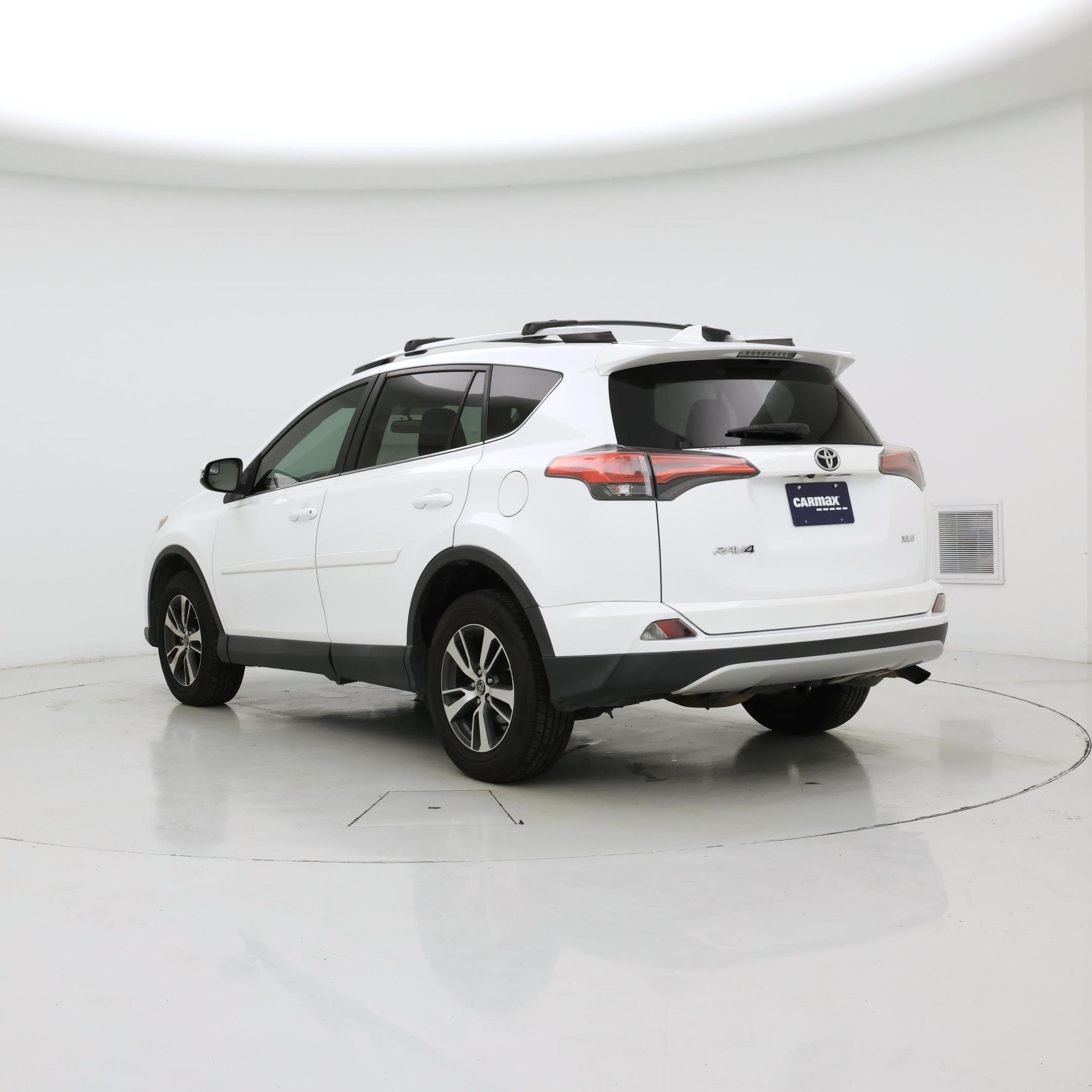 Thumbnail: 2016 Toyota RAV4 - 2