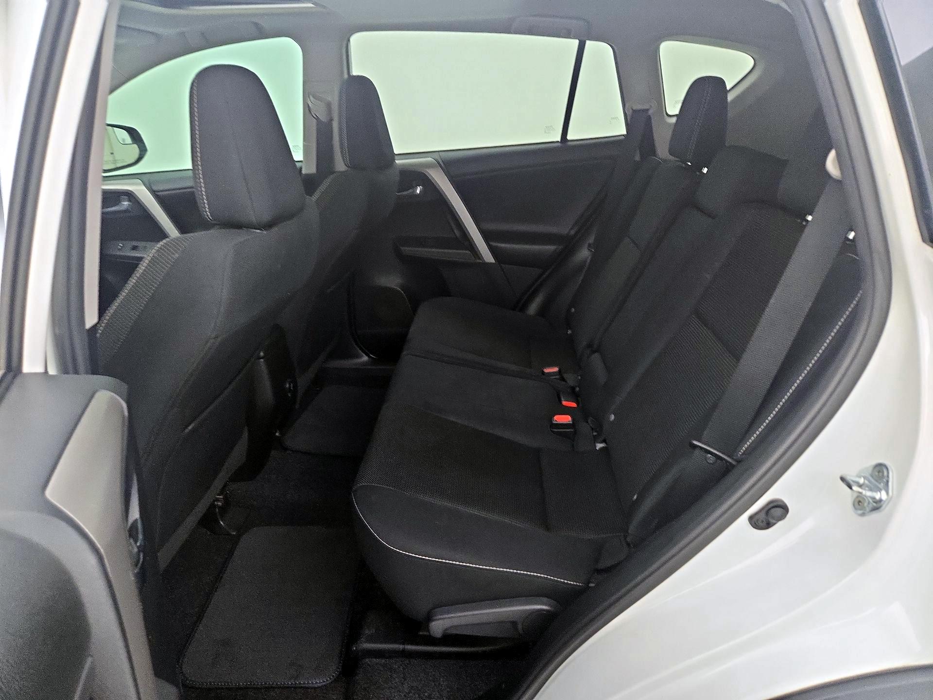 Thumbnail: 2016 Toyota RAV4 - 20