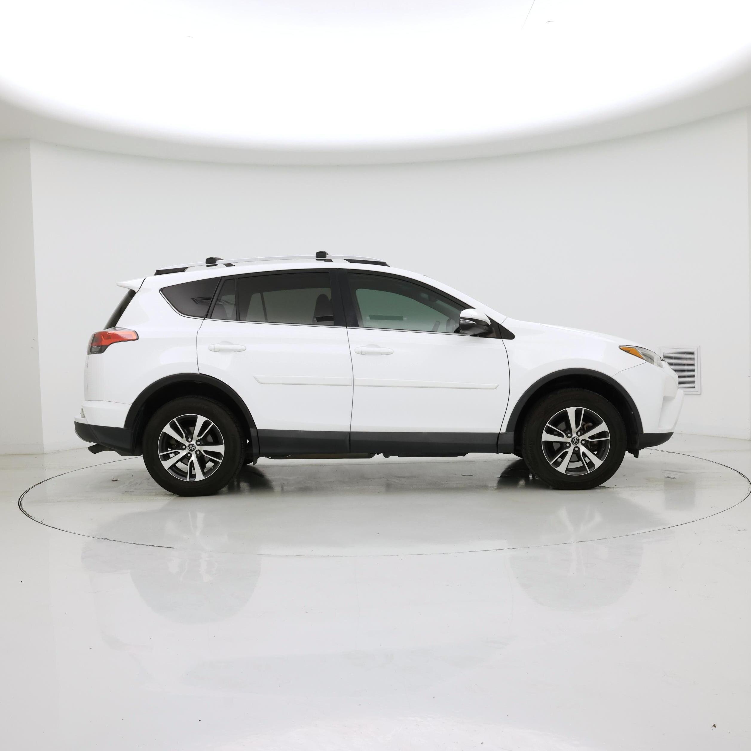 Thumbnail: 2016 Toyota RAV4 - 7