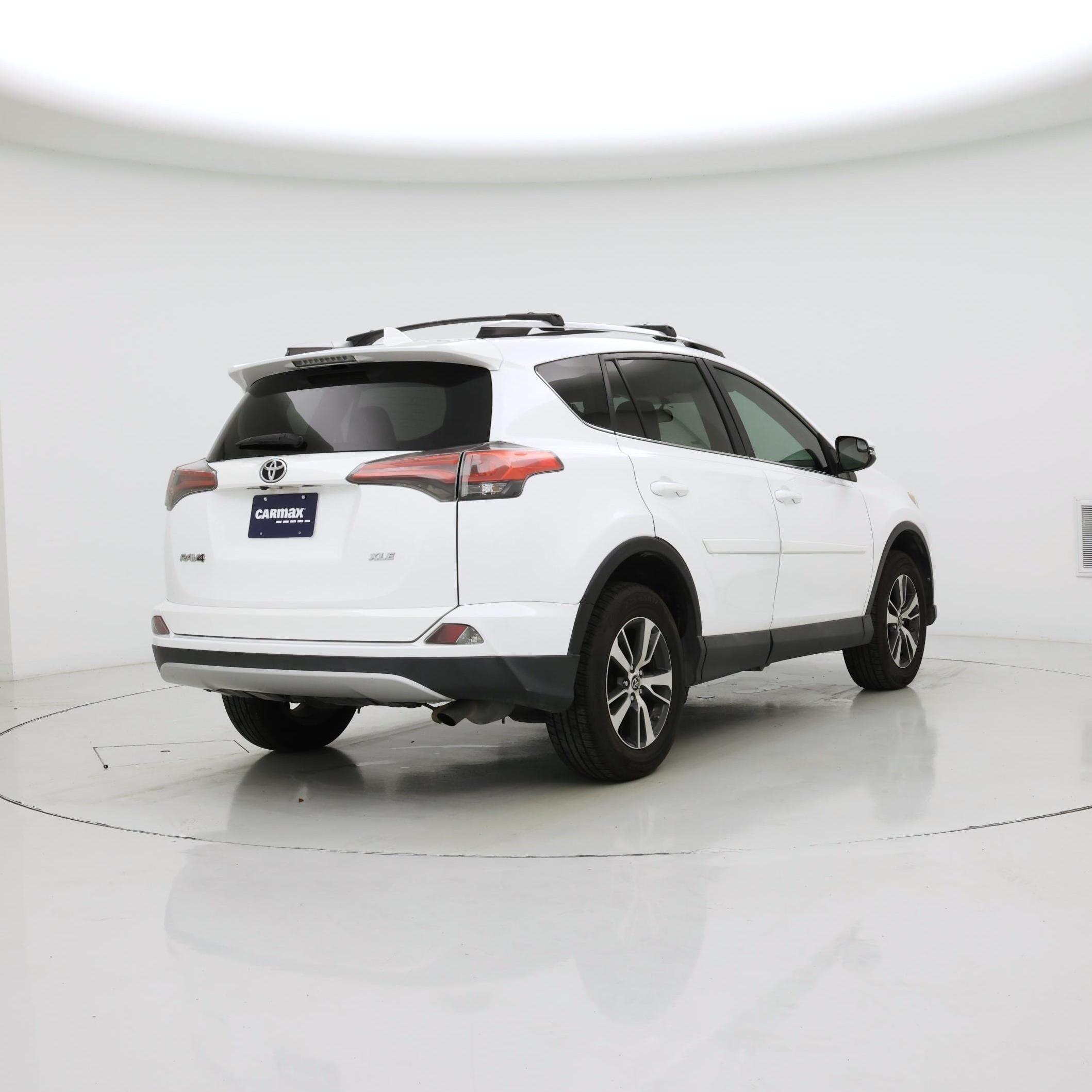 Thumbnail: 2016 Toyota RAV4 - 8