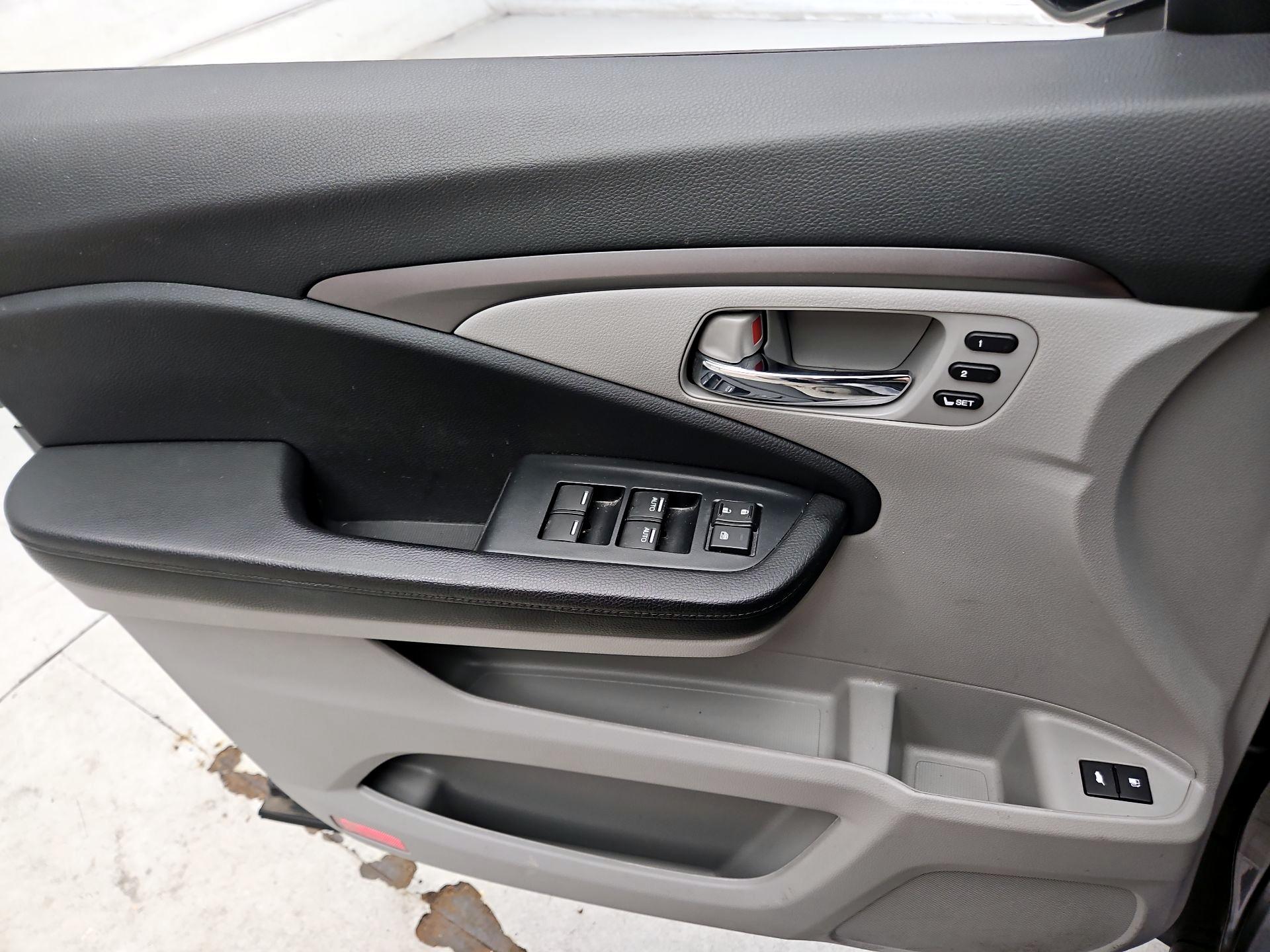 Thumbnail: 2020 Honda Pilot - 12